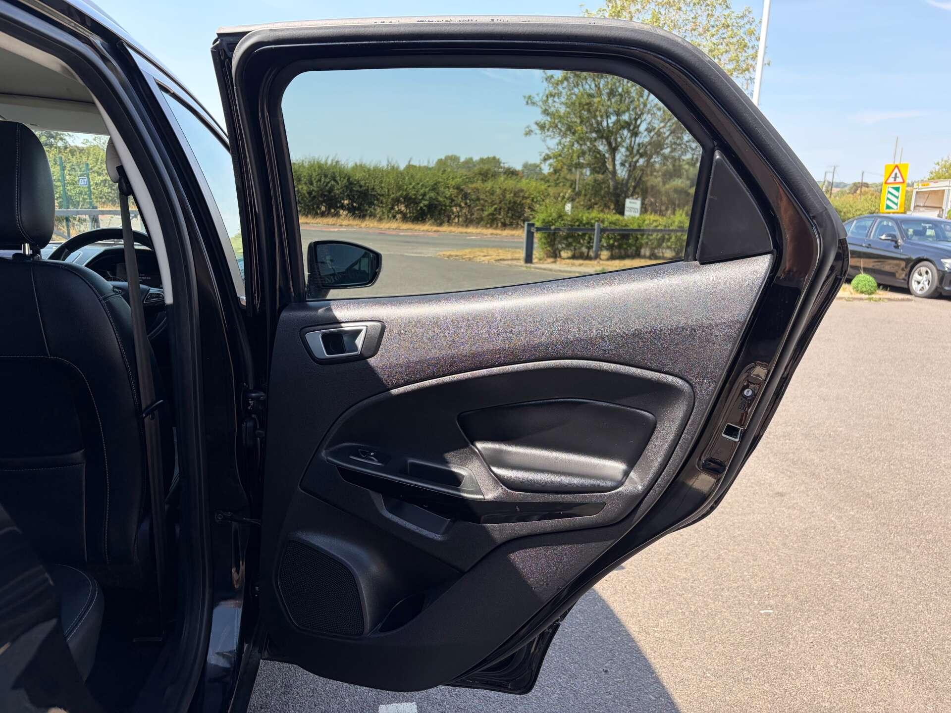 Ford Ecosport view 24