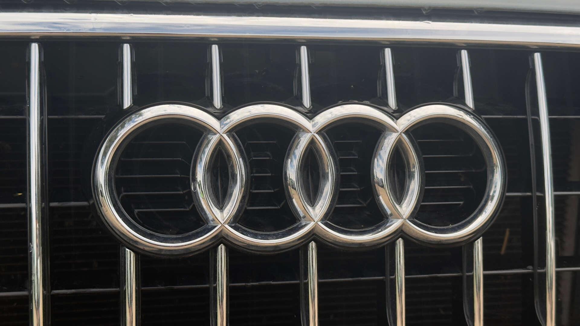 Audi Q3 view 45