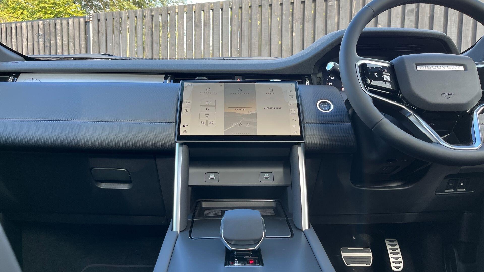 Land Rover Discovery Sport view 15
