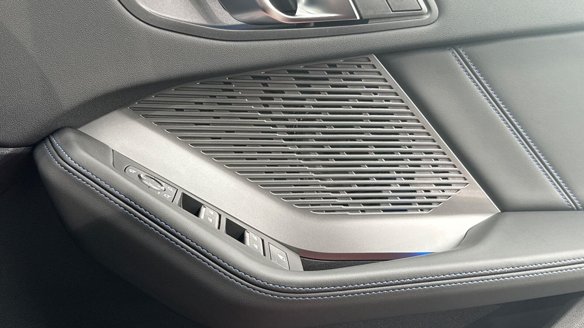 BMW 1 Series view 21