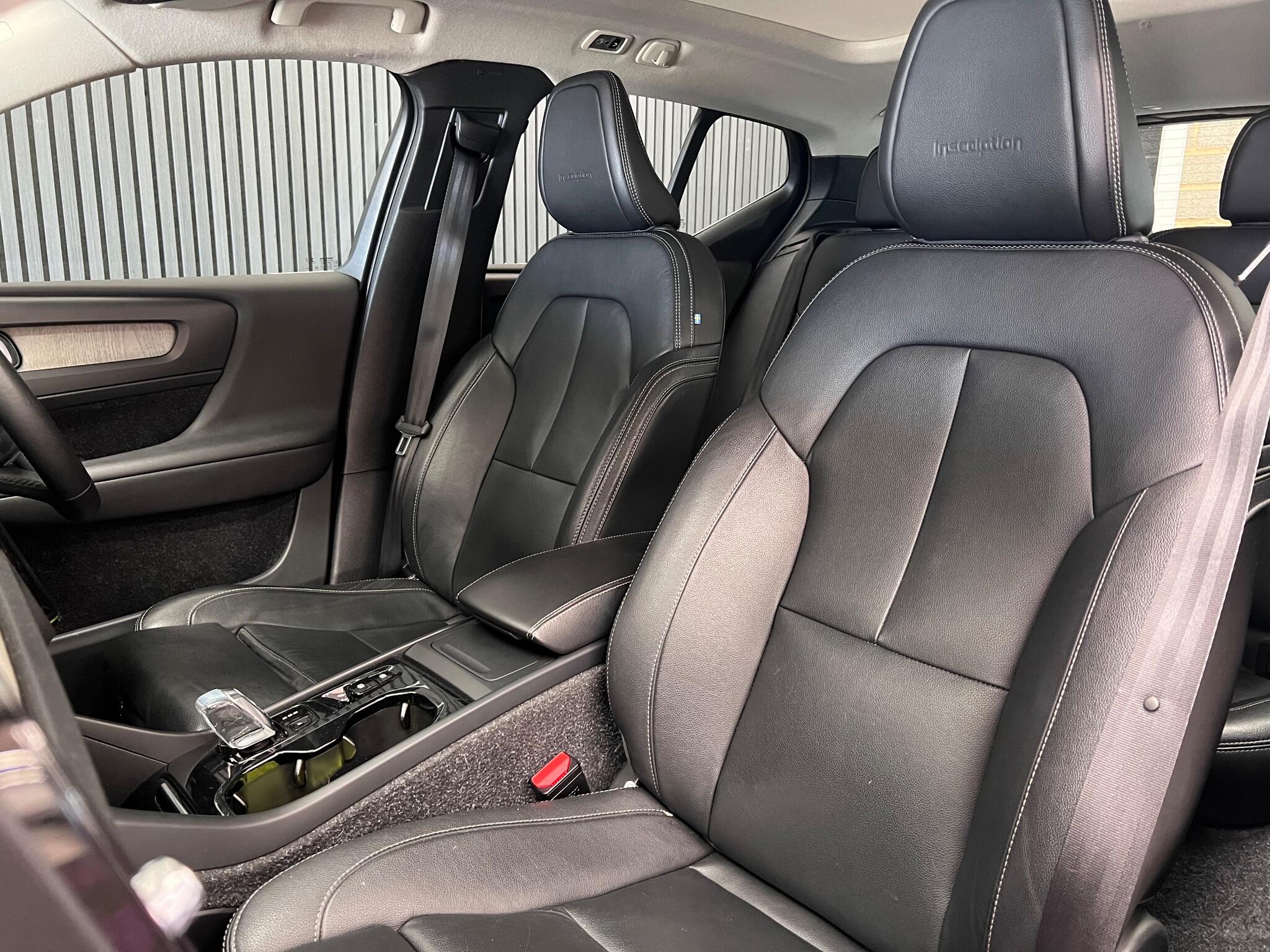 Volvo XC40 view 25