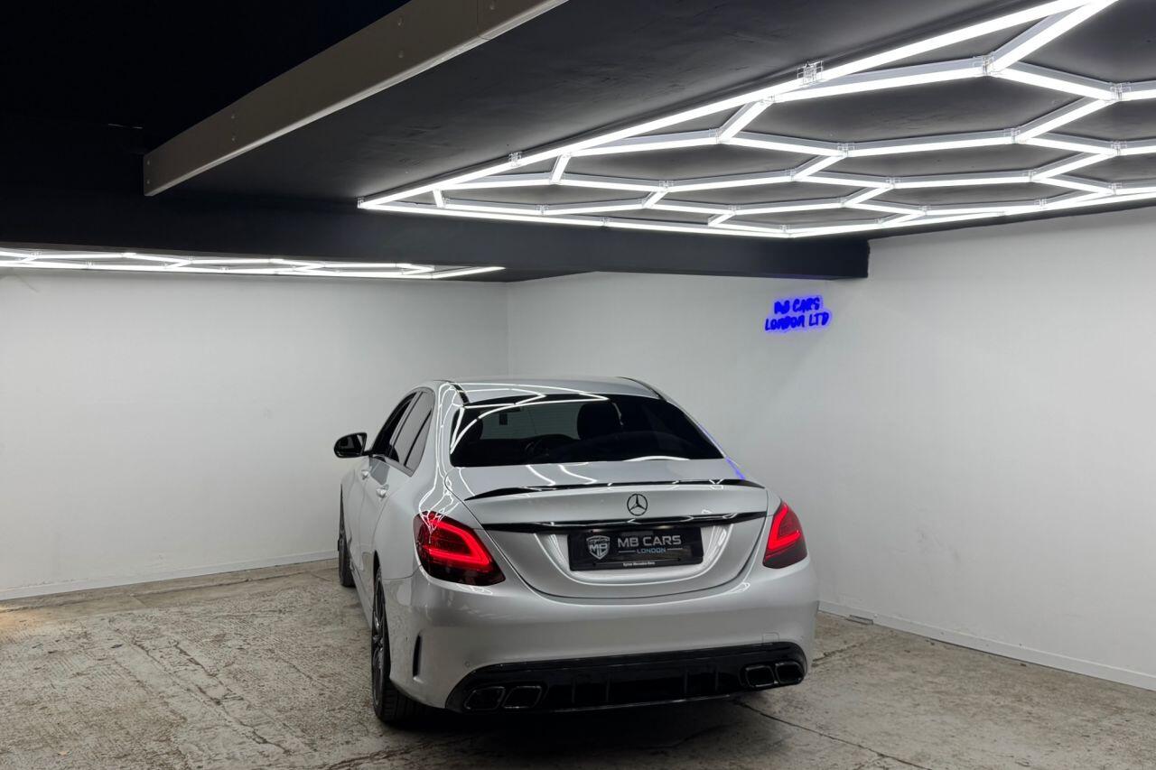 Mercedes-Benz C-Class view 38