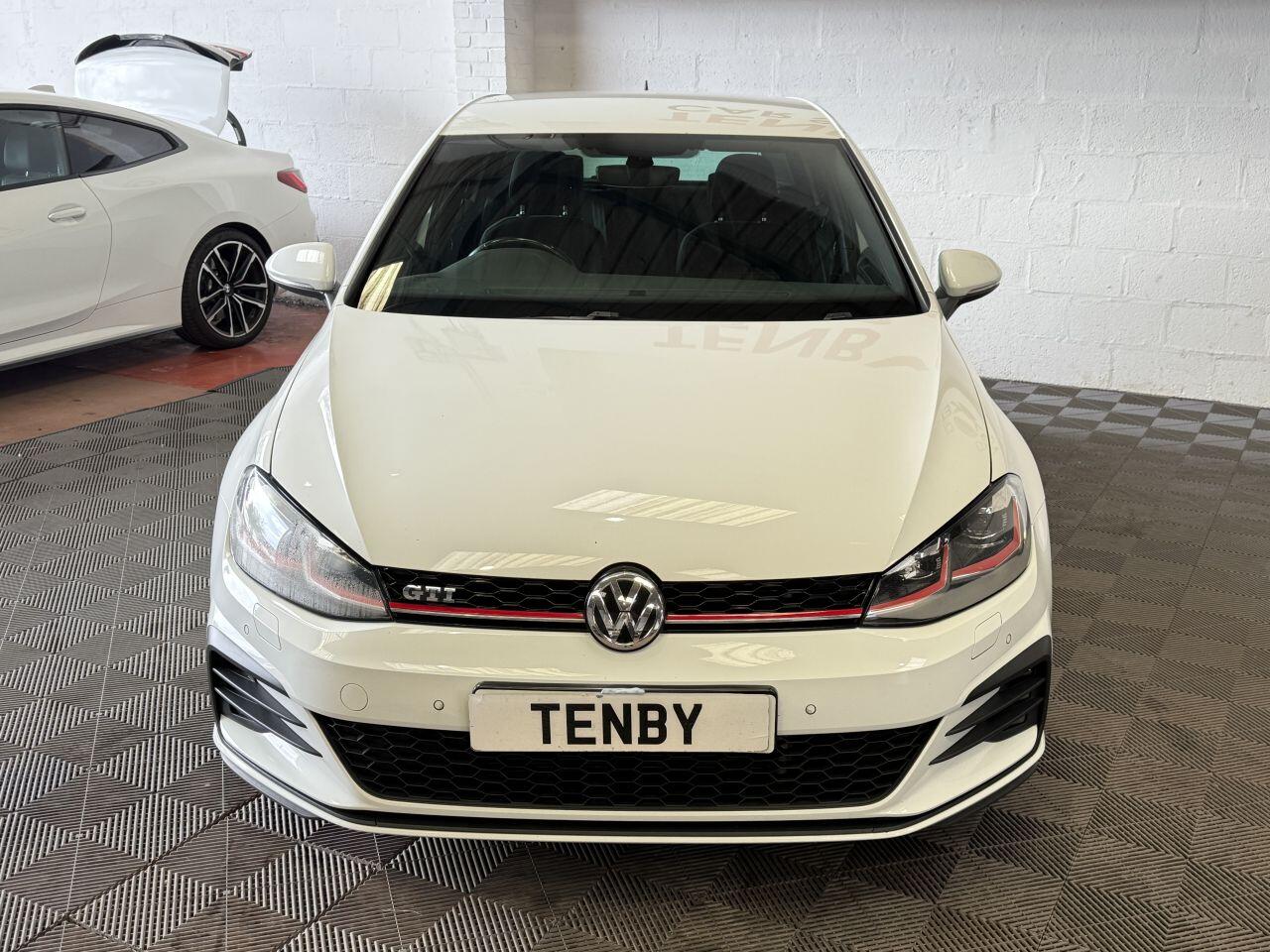 Volkswagen Golf view 4