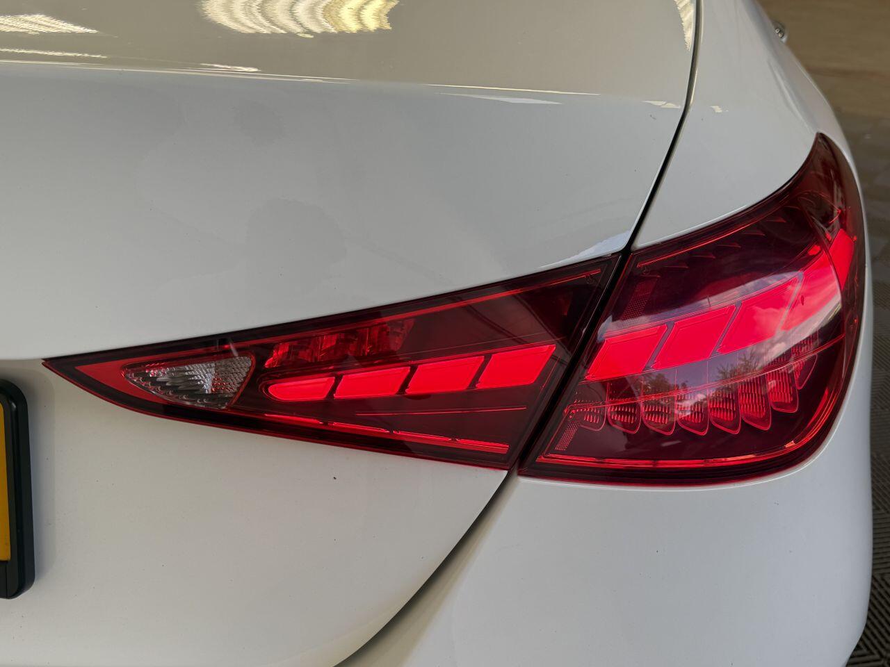 Mercedes-Benz C Class view 29
