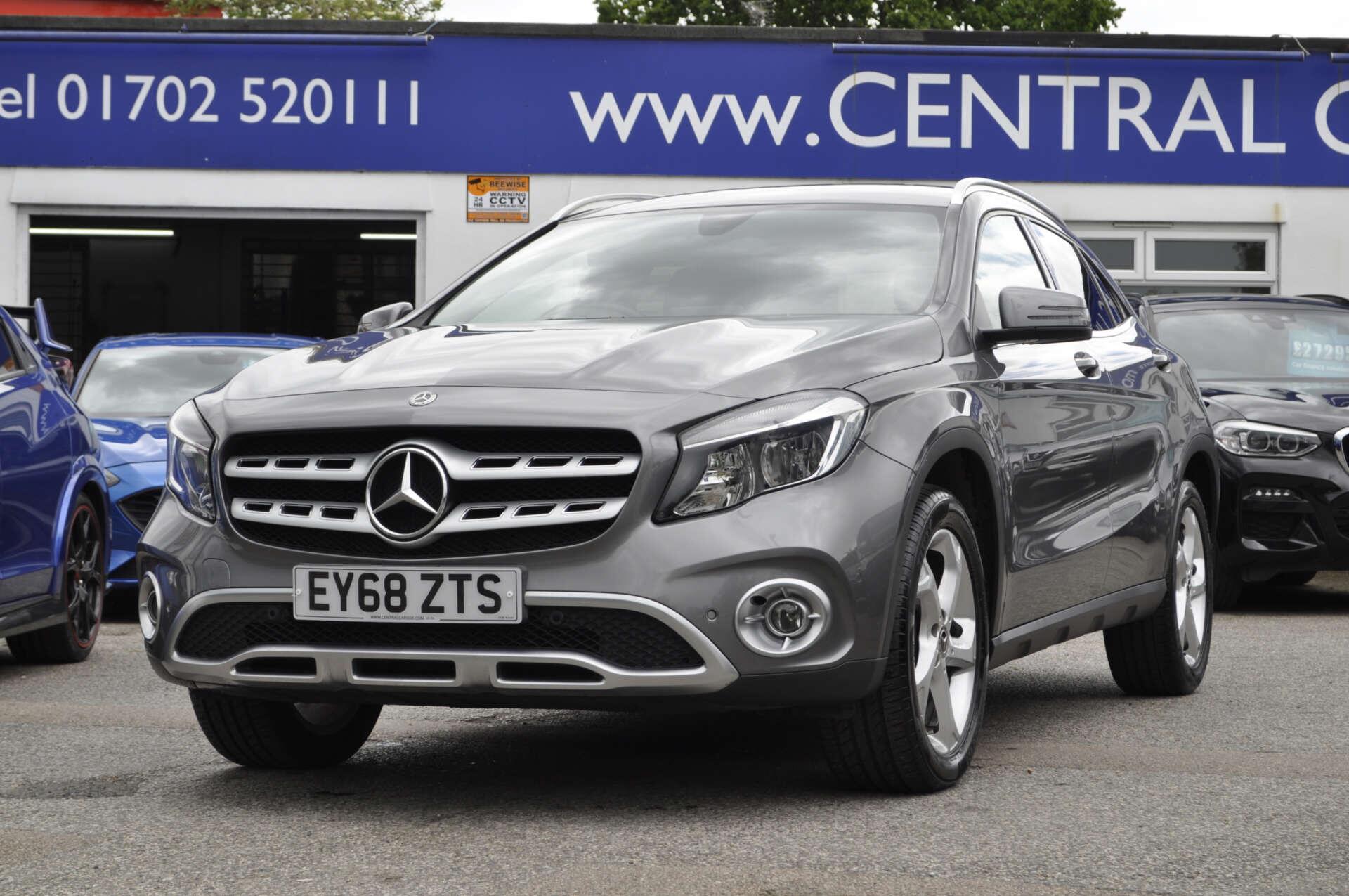 Mercedes-Benz Gla view 25