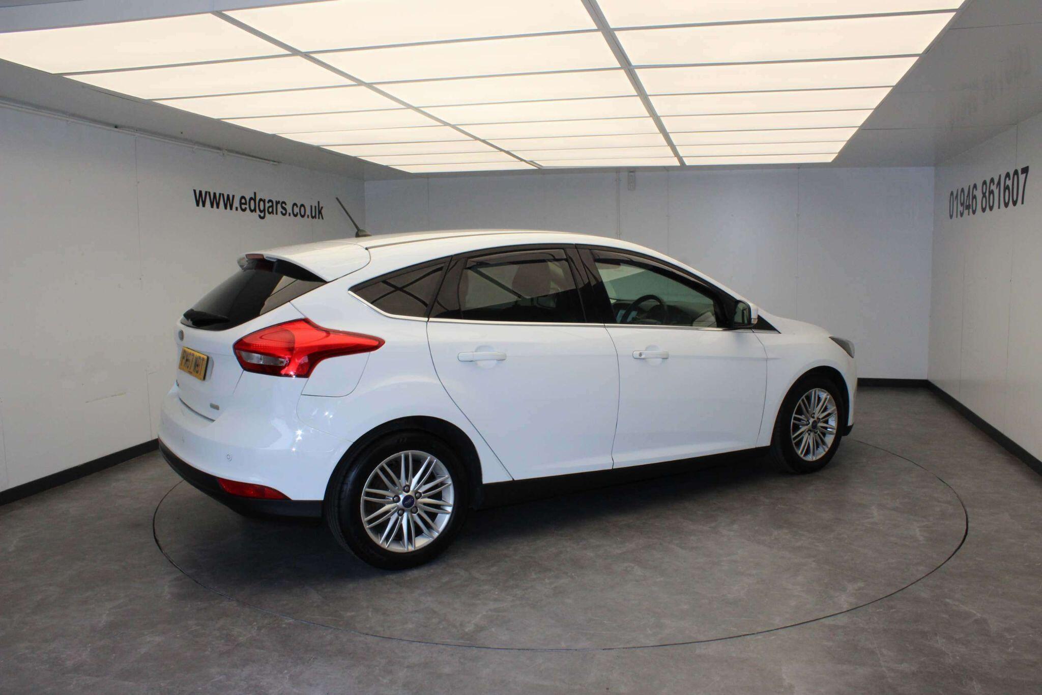 Ford Focus view 5