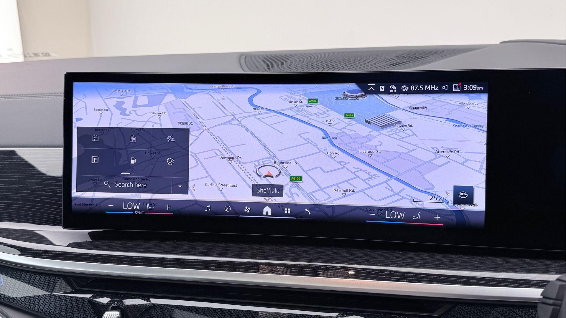 BMW X5 view 24