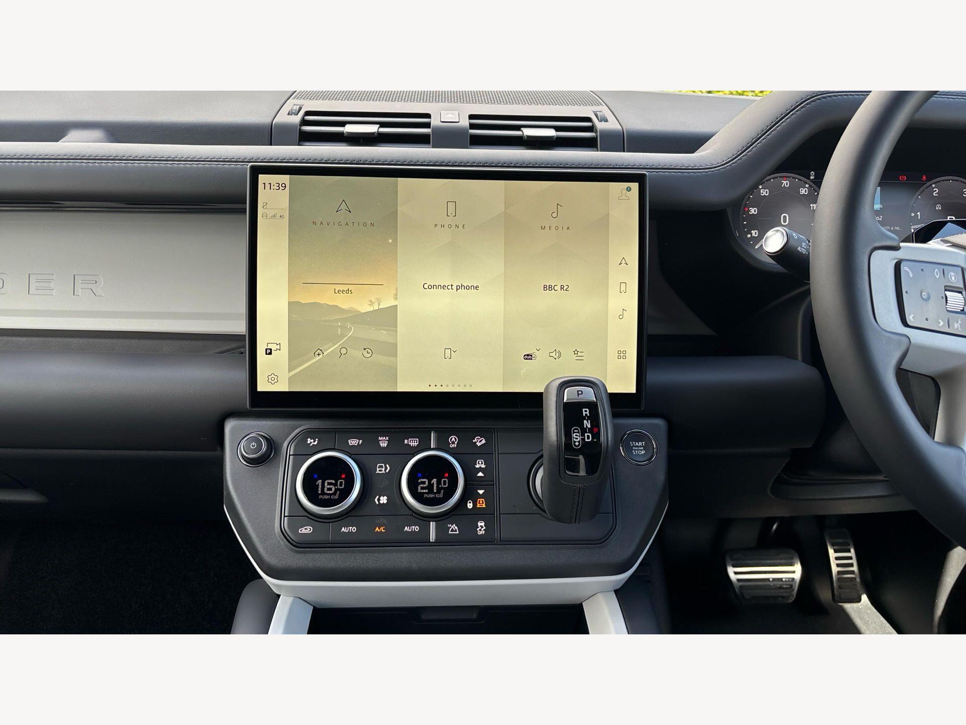 Land Rover Defender view 17