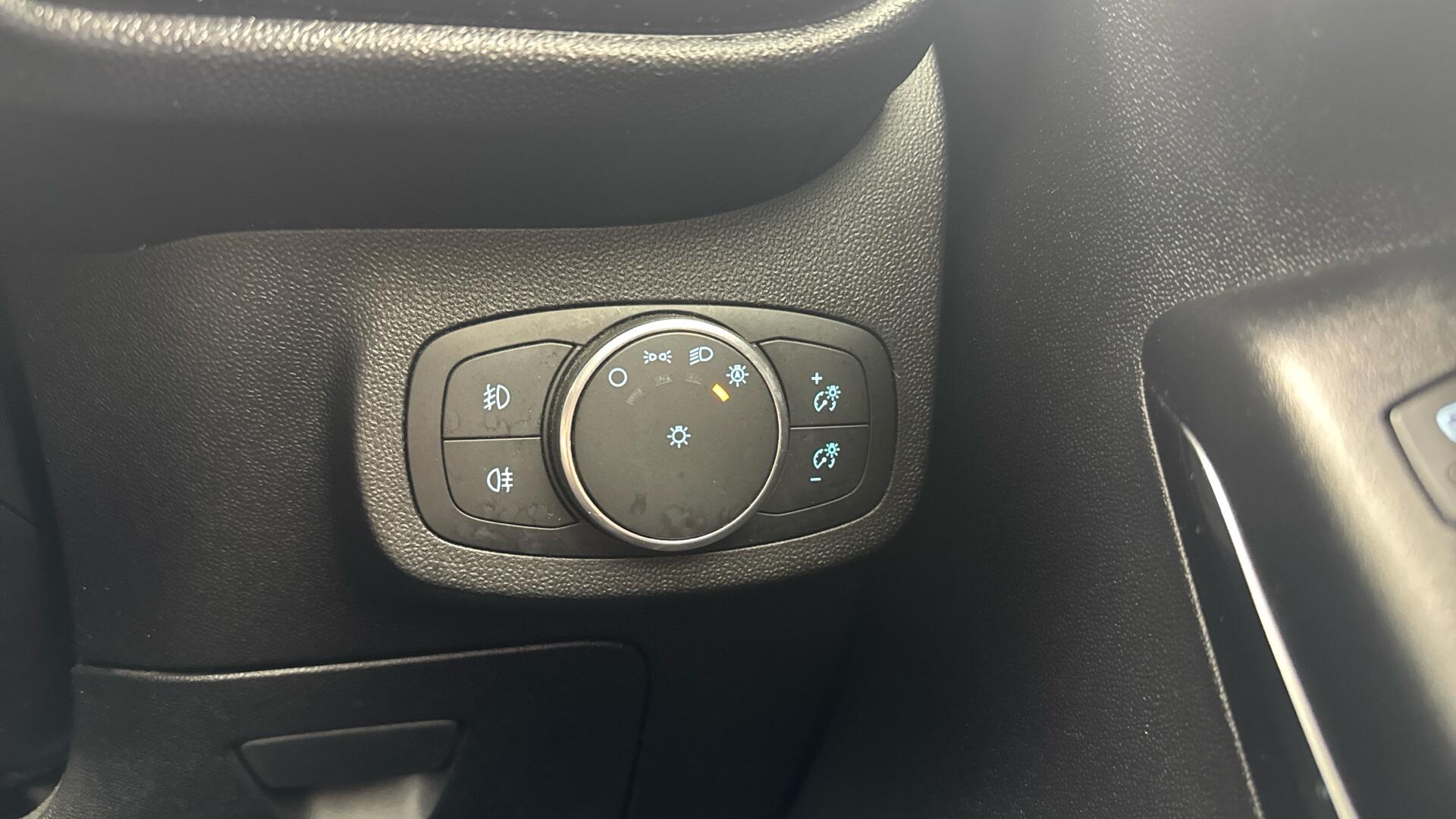 Ford Fiesta view 44