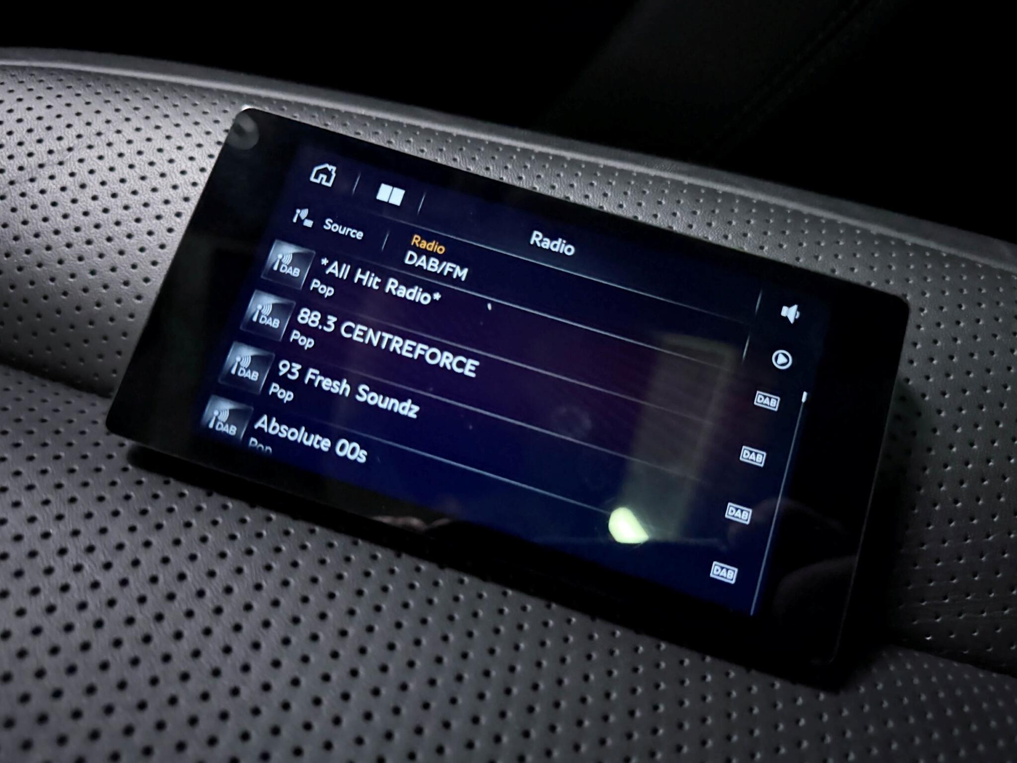Bentley Bentayga view 30