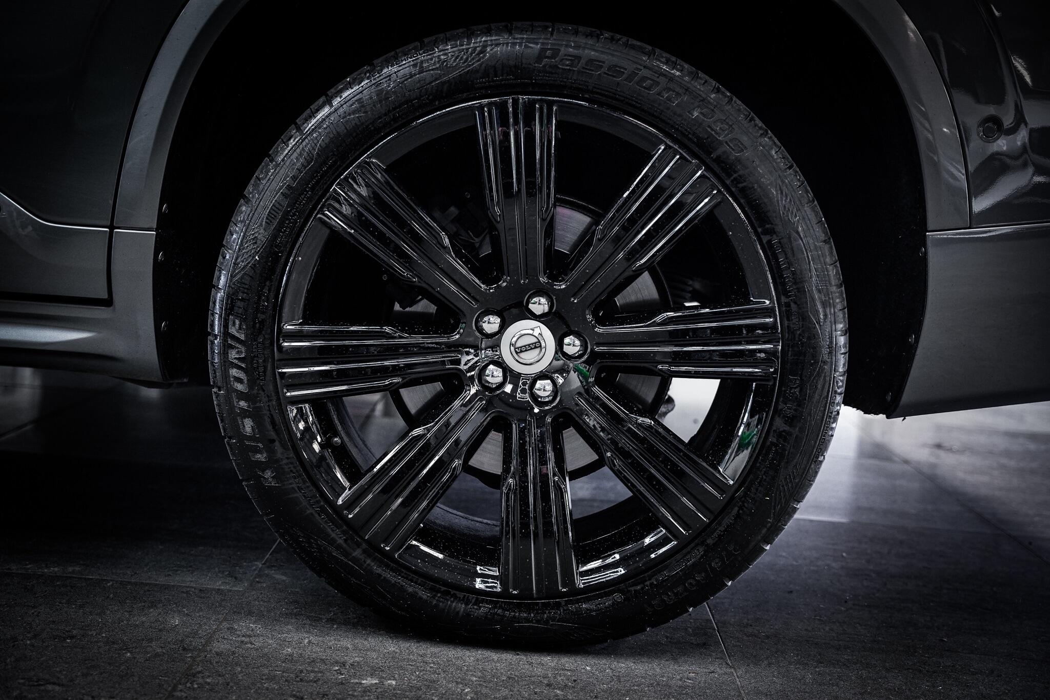 Volvo XC90 view 29