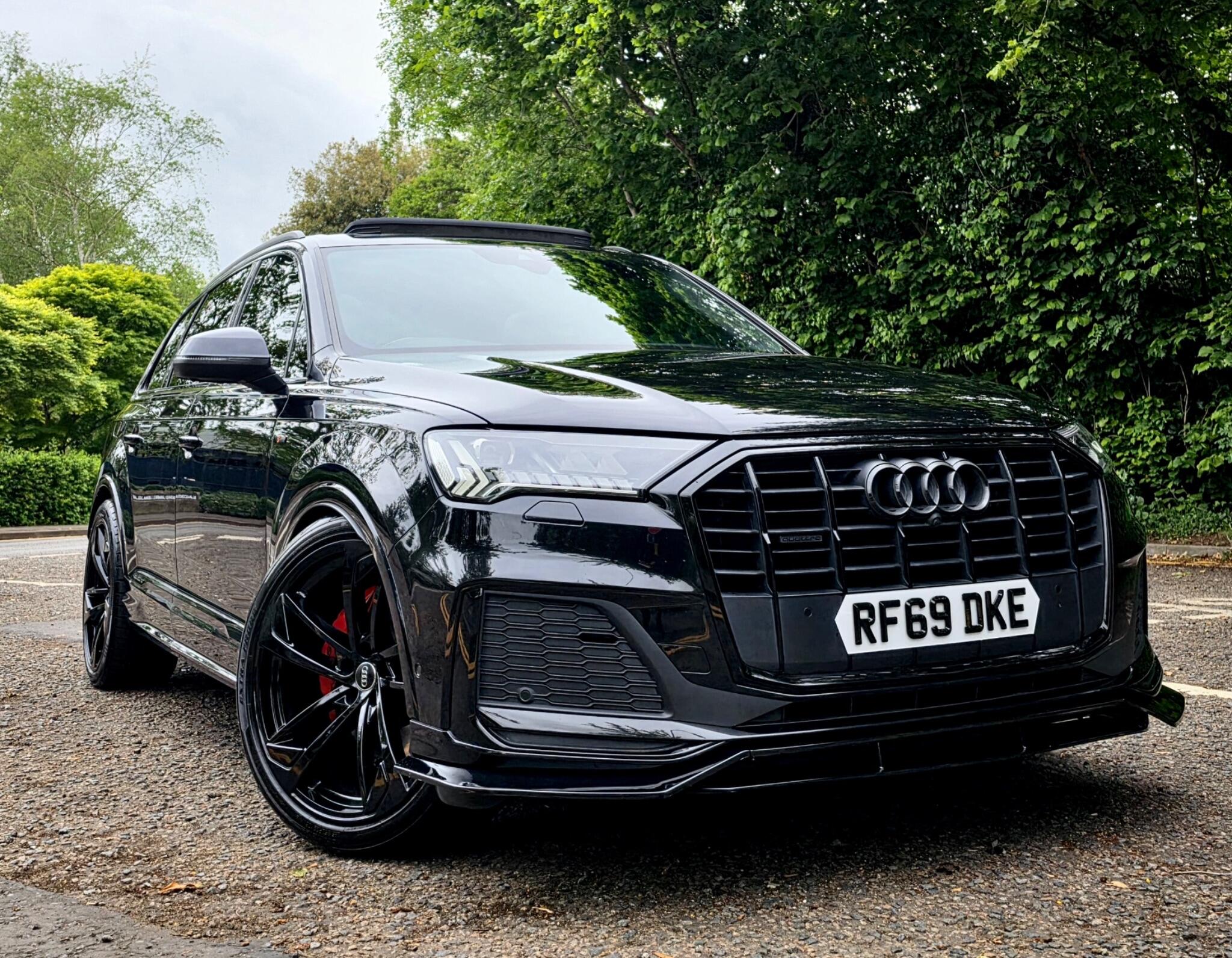Audi Q7 view 15