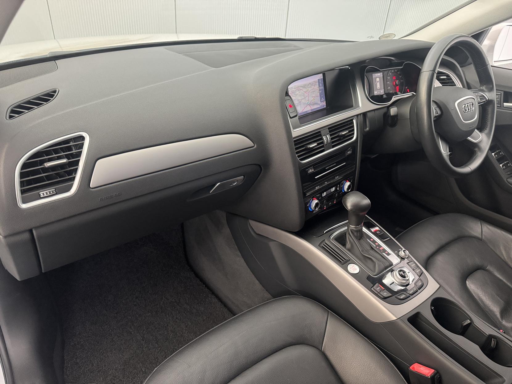 Audi A4 Avant view 60