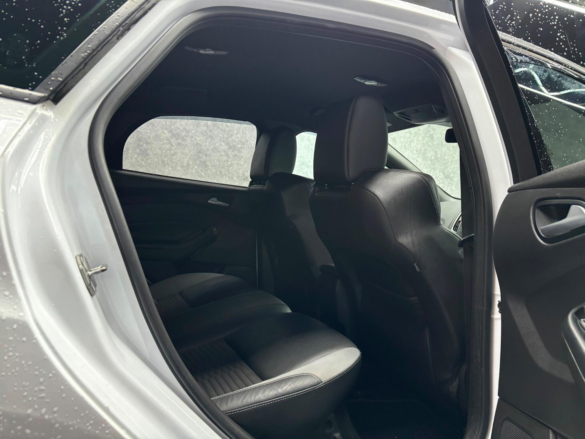 Ford Focus view 24