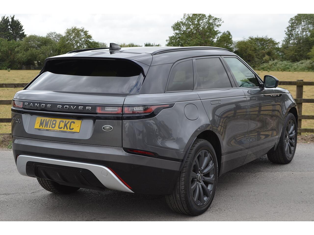 Land Rover Range Rover Velar view 9
