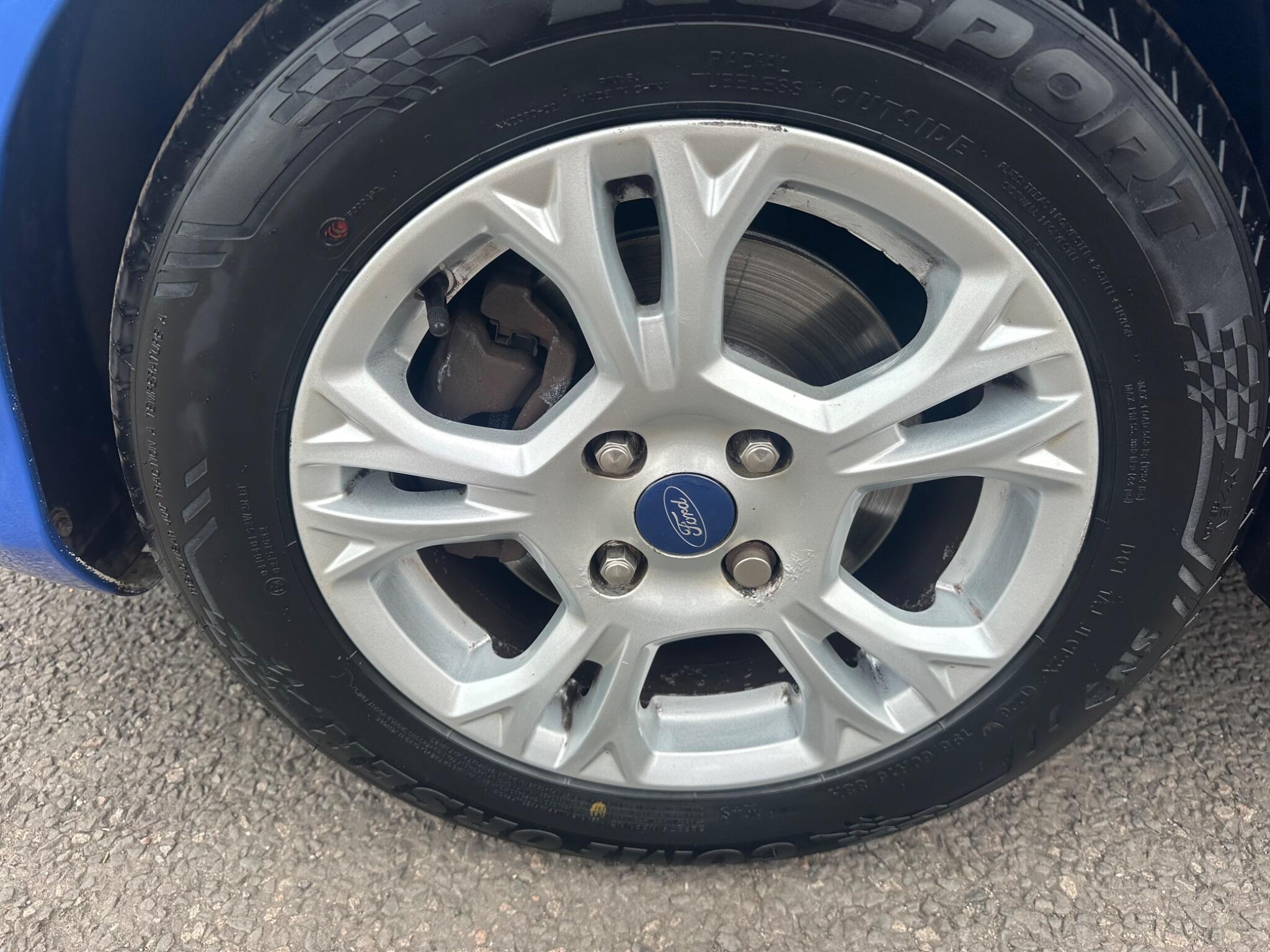 Ford B-Max view 34