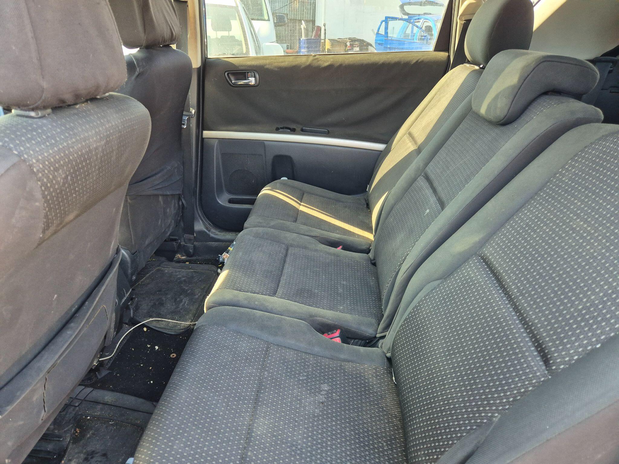 Toyota Corolla Verso view 9