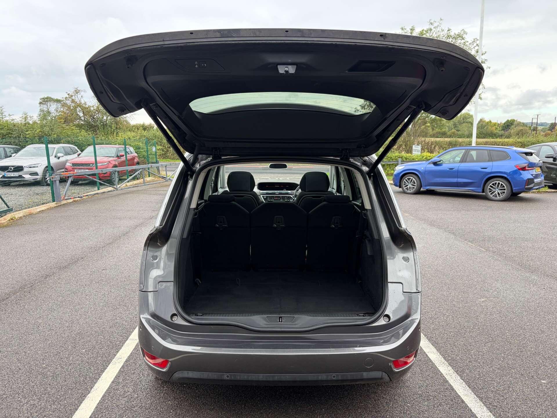 Citroen Grand C4 Picasso view 24