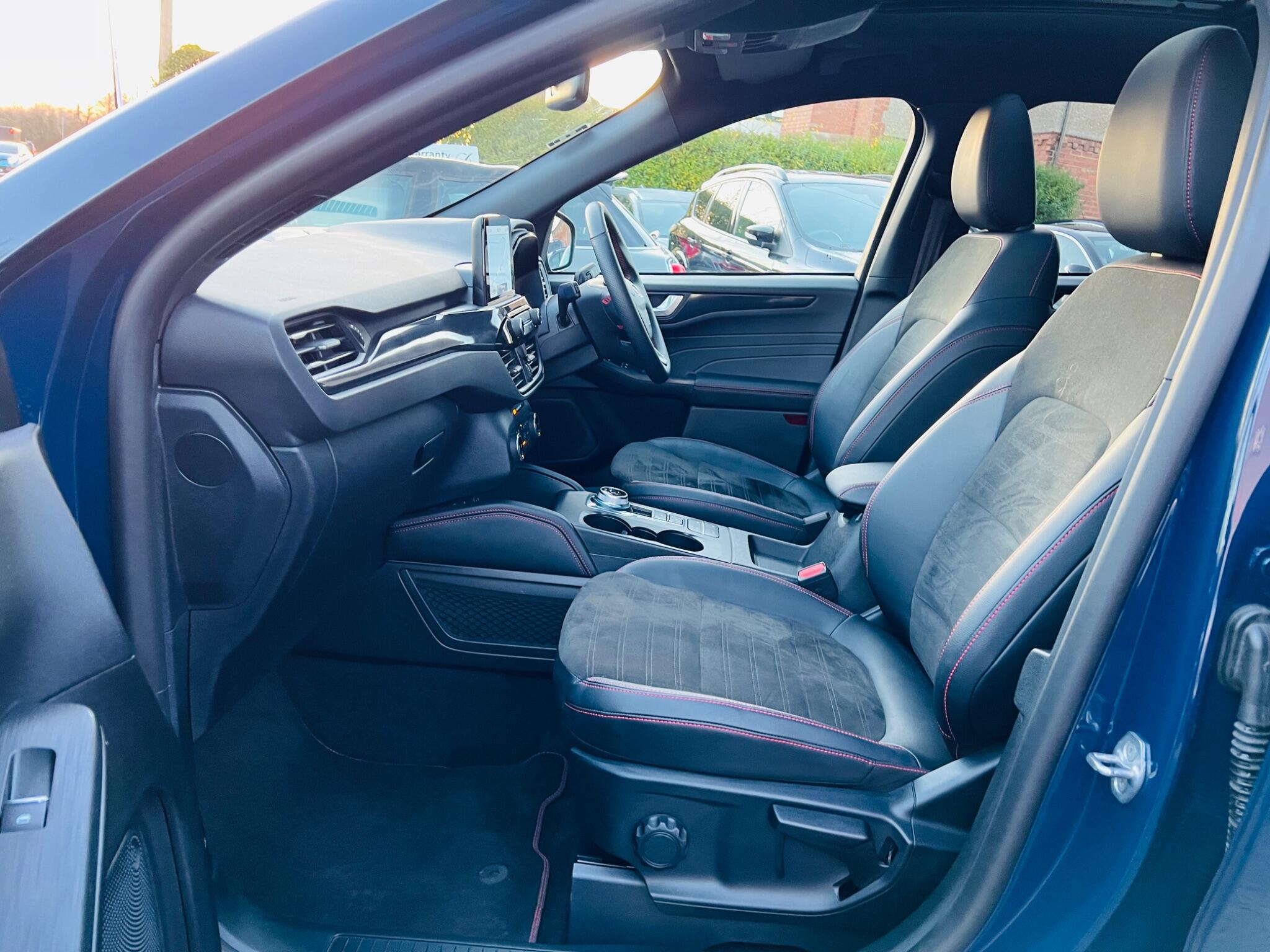 2023 Ford Kuga 2.5 EcoBoost Duratec 14.4kWh ST-Line X CVT Euro 6 (s/s) 5dr • 23,532 miles image 62