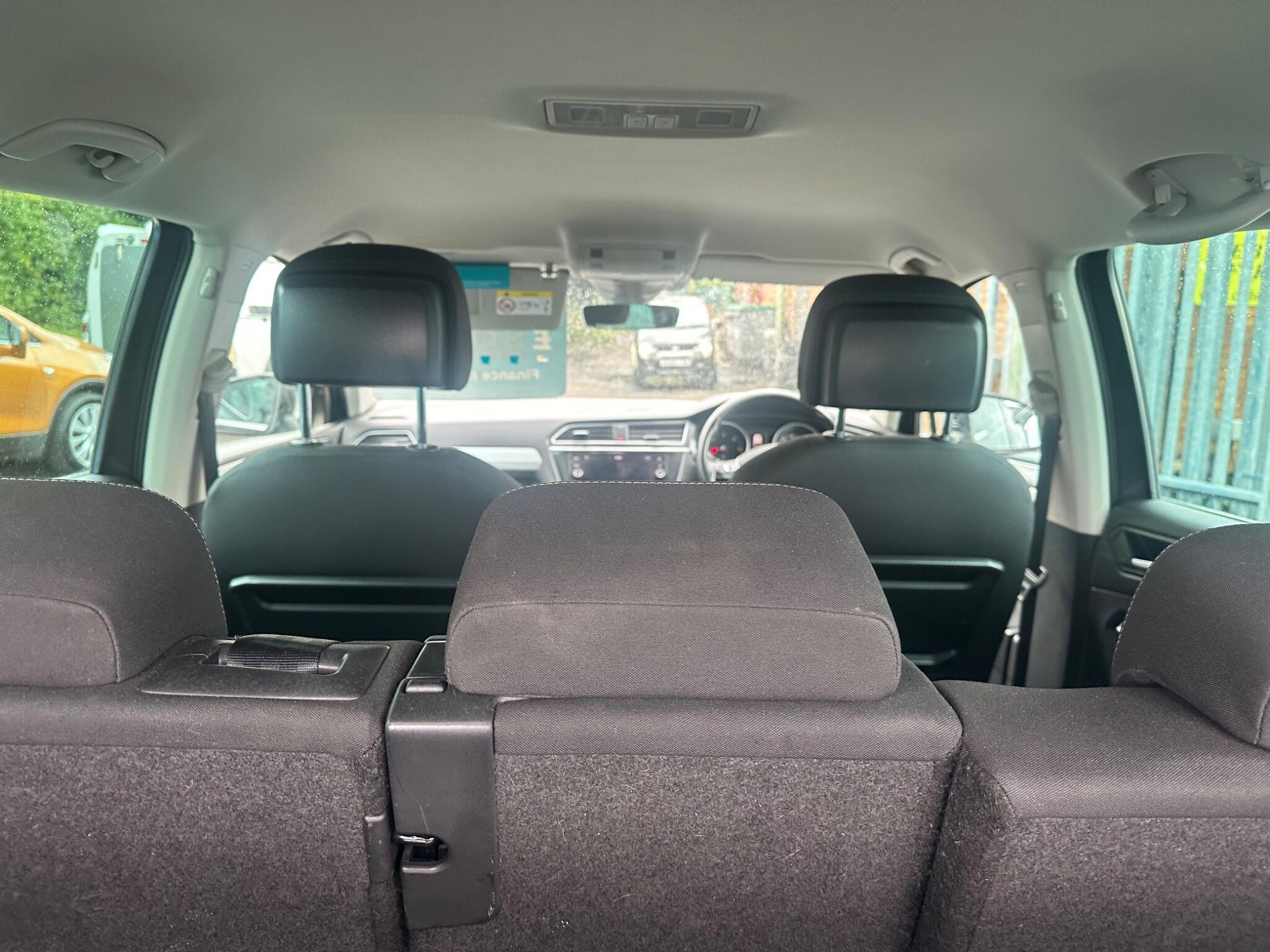 Volkswagen Tiguan view 23