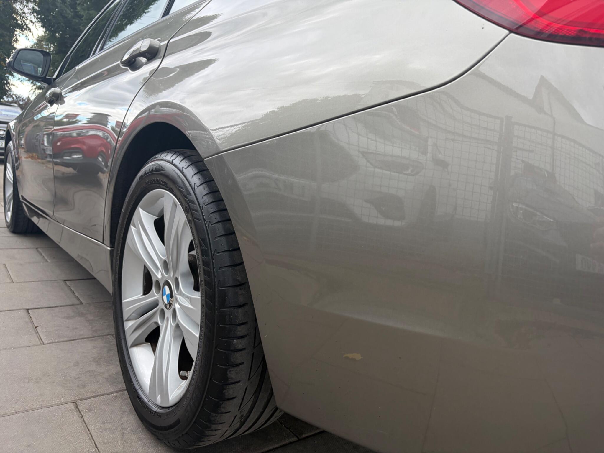 BMW 3 Series view 33