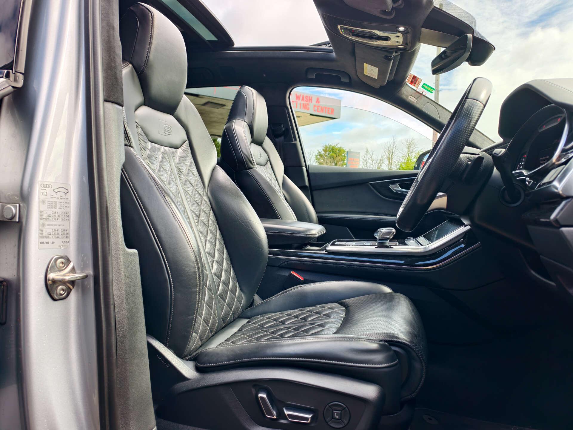 Audi SQ7 view 29