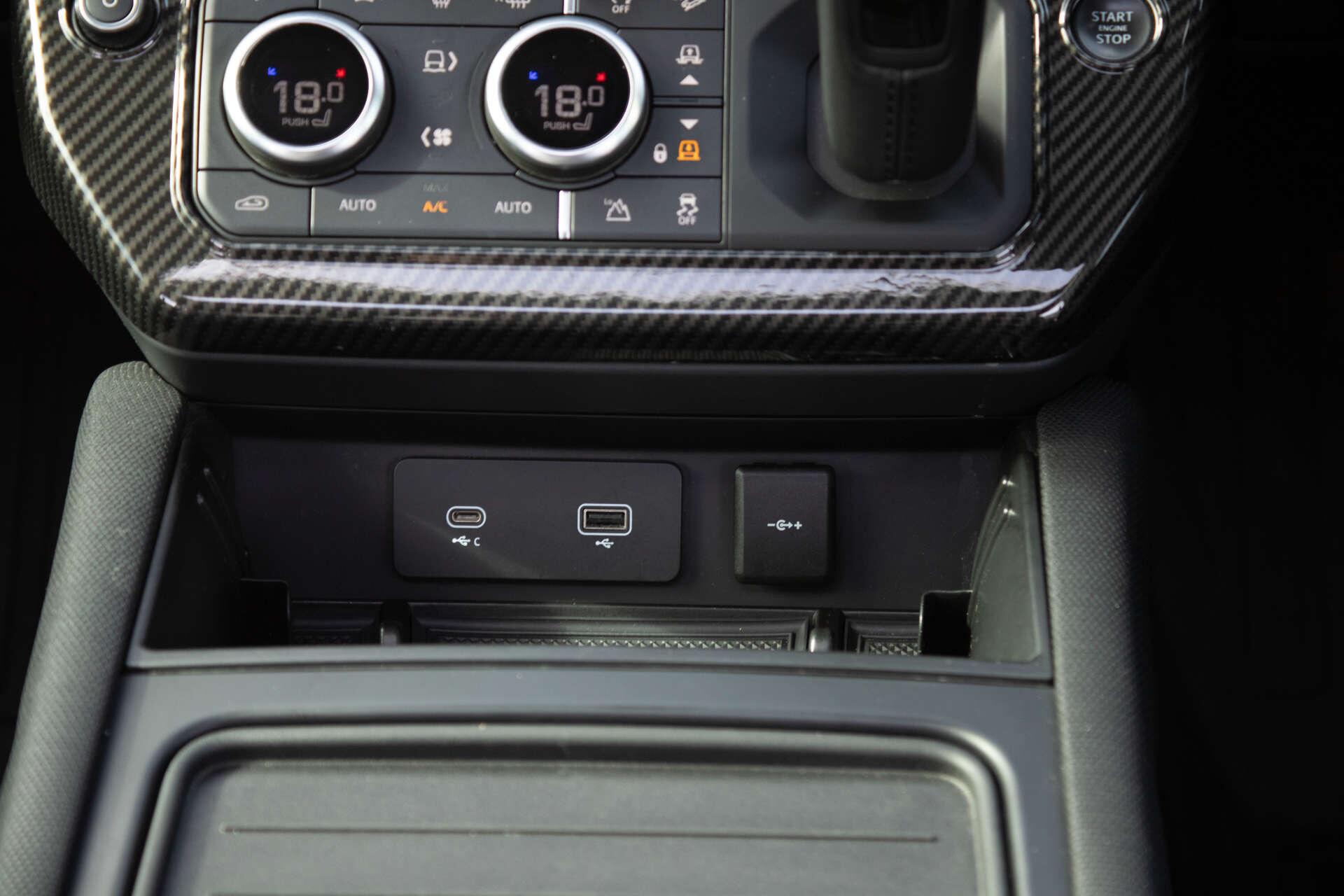 Land Rover Defender view 62