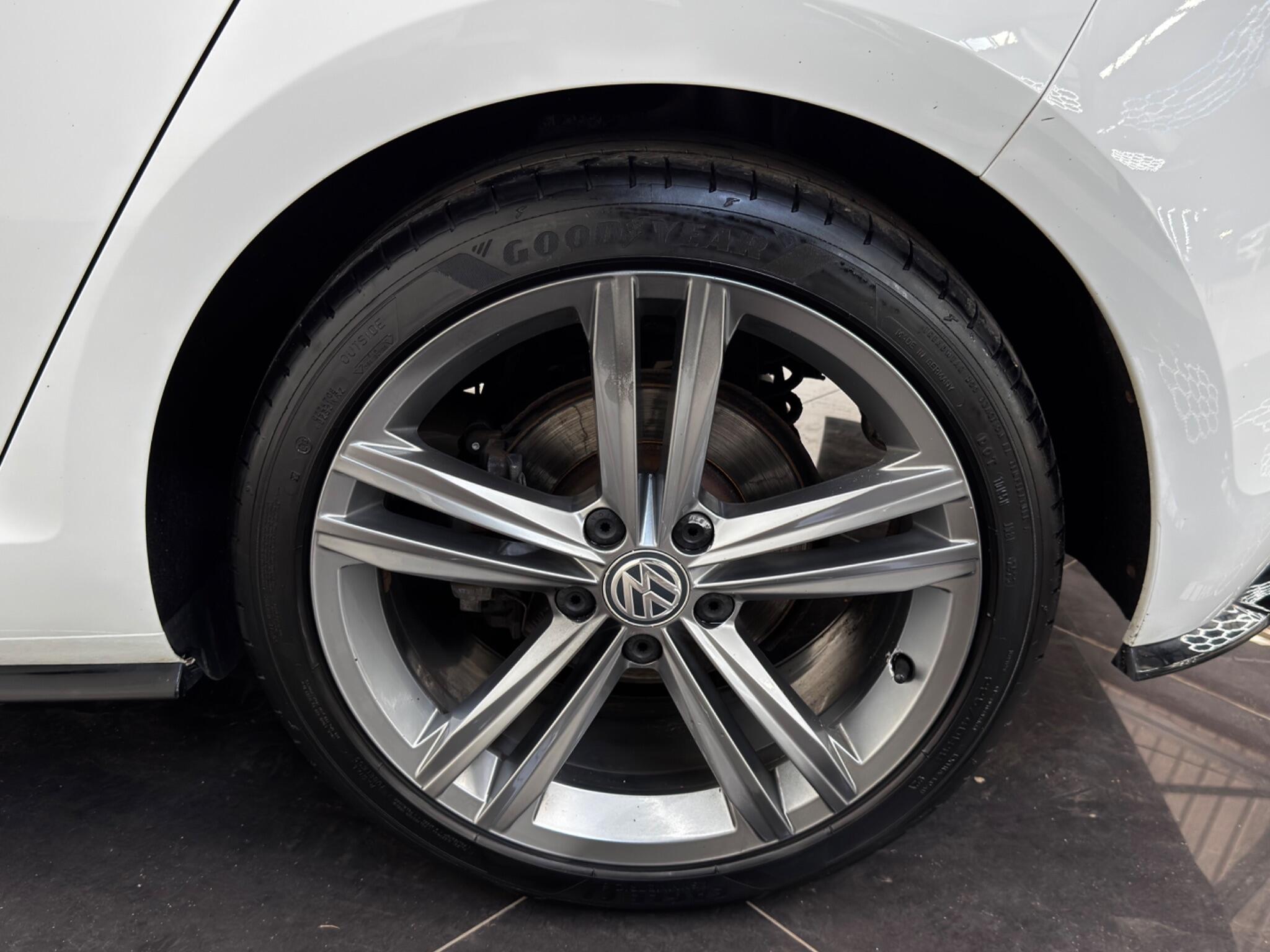 Volkswagen Golf view 71