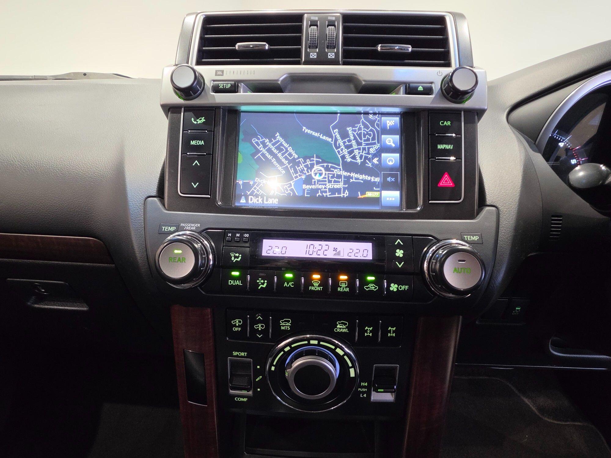 Toyota Land Cruiser view 114