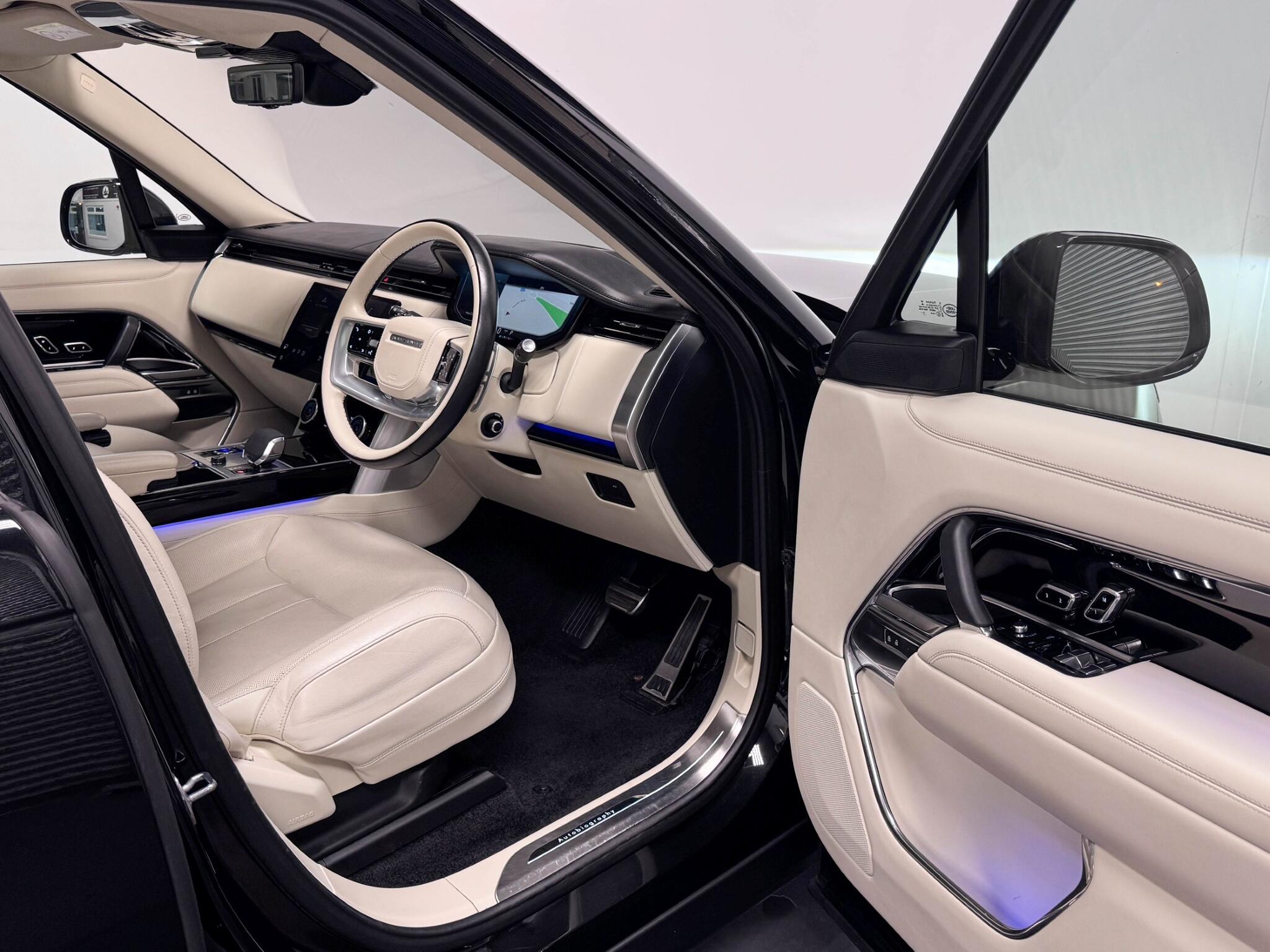 Land Rover Range Rover view 37
