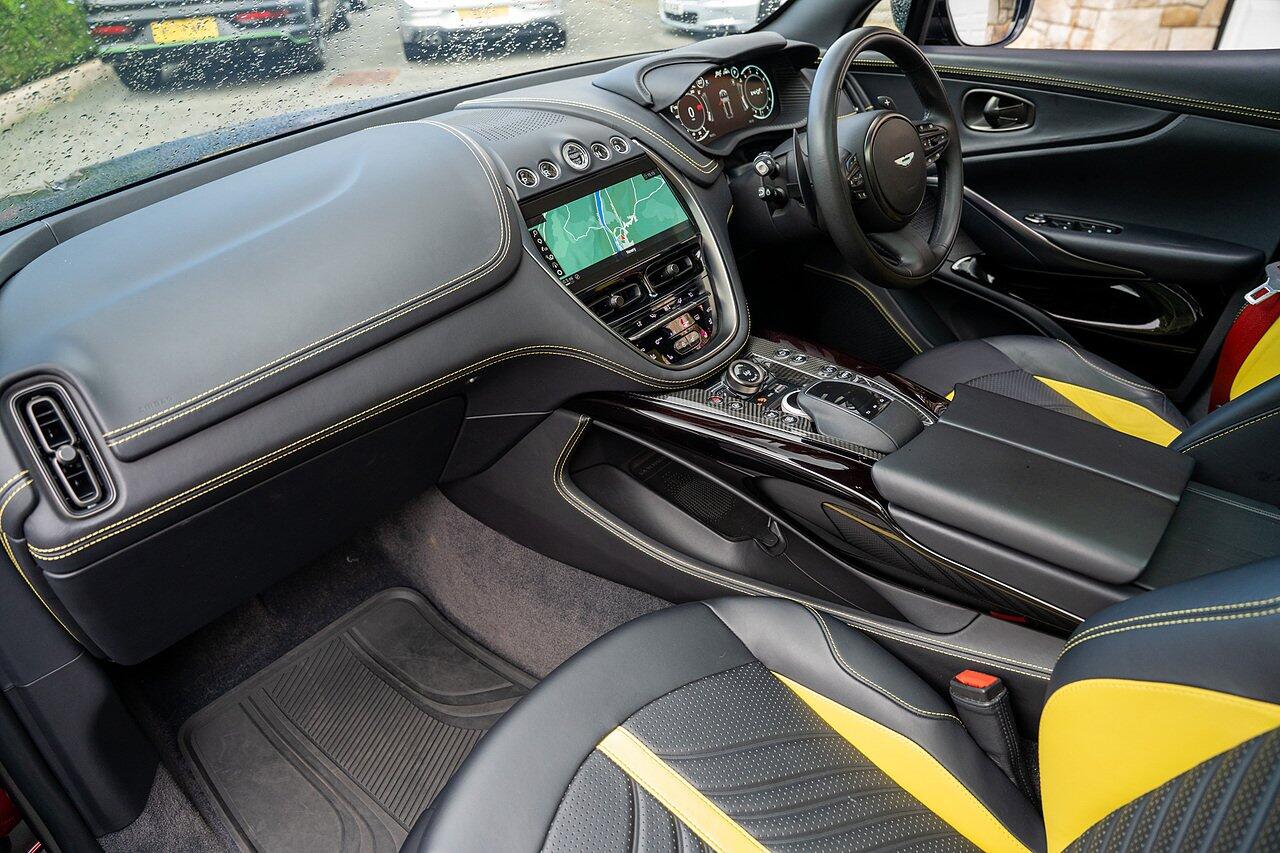 Aston Martin DBX view 73