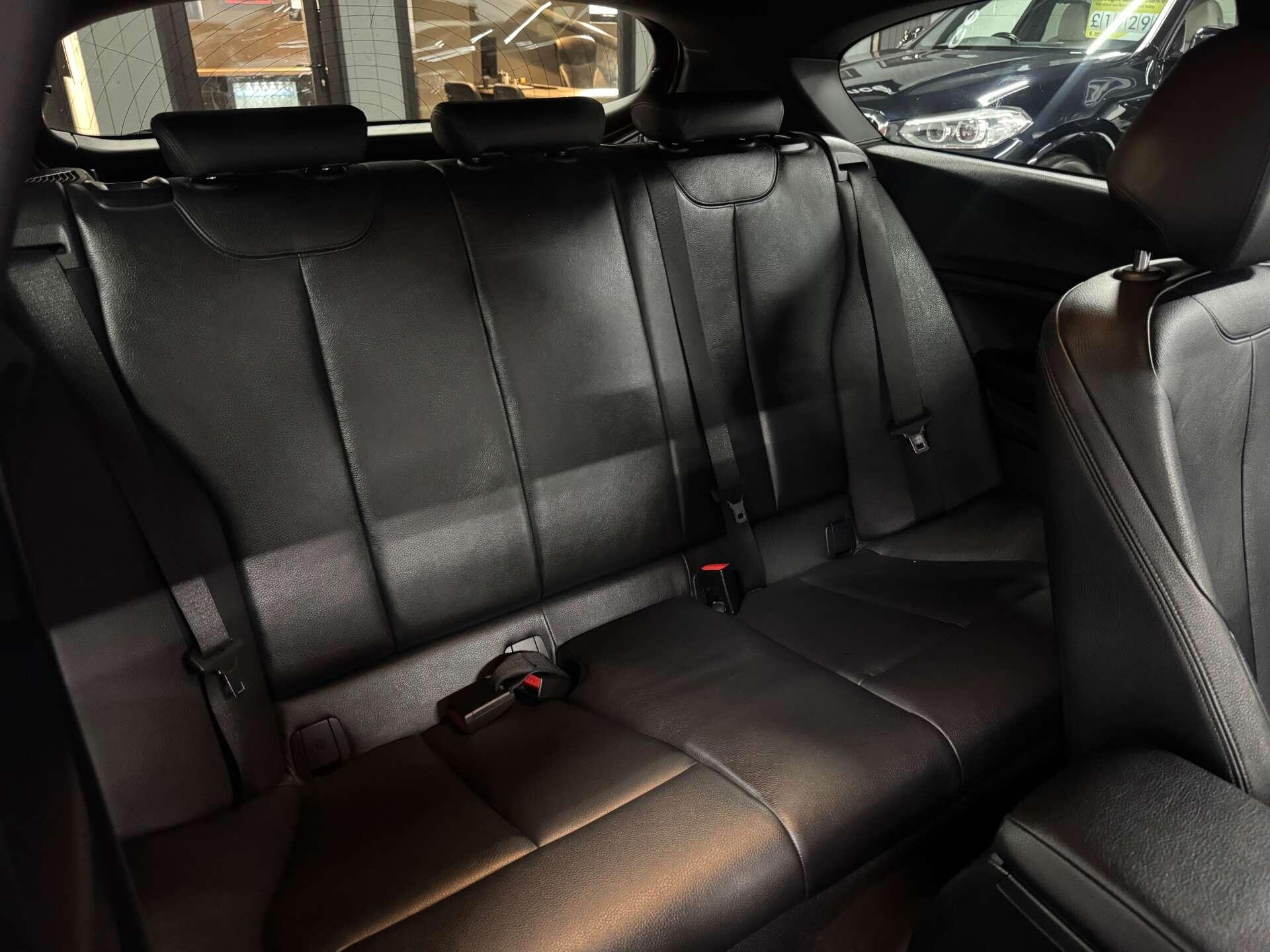 BMW 1 Series view 25