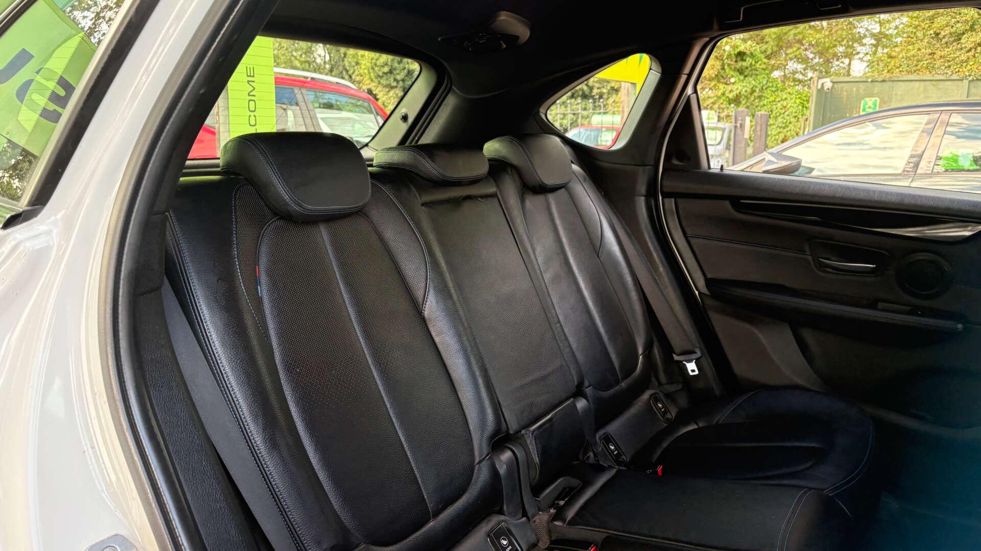 BMW 2 Series view 10