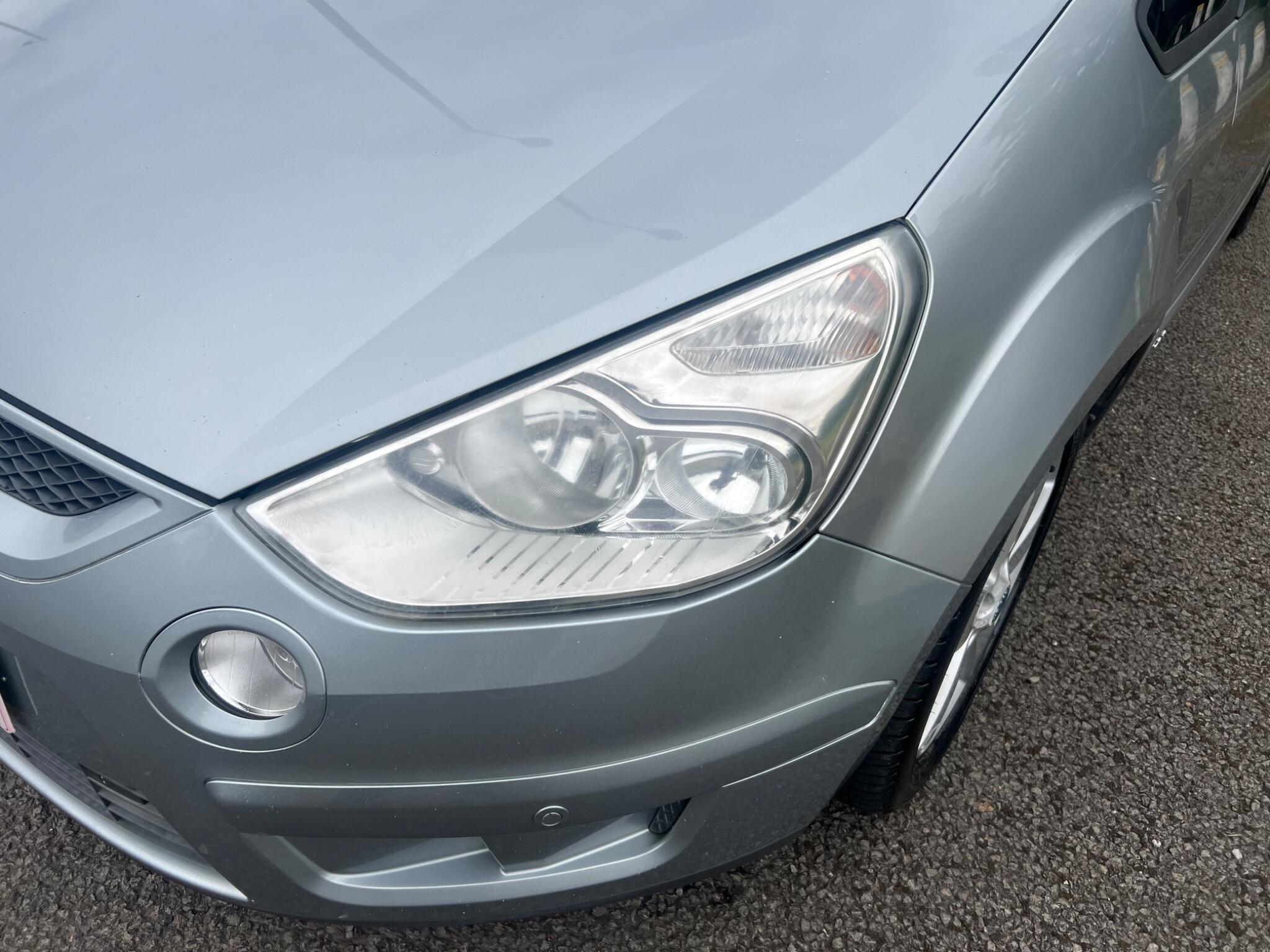 Ford S-Max view 26