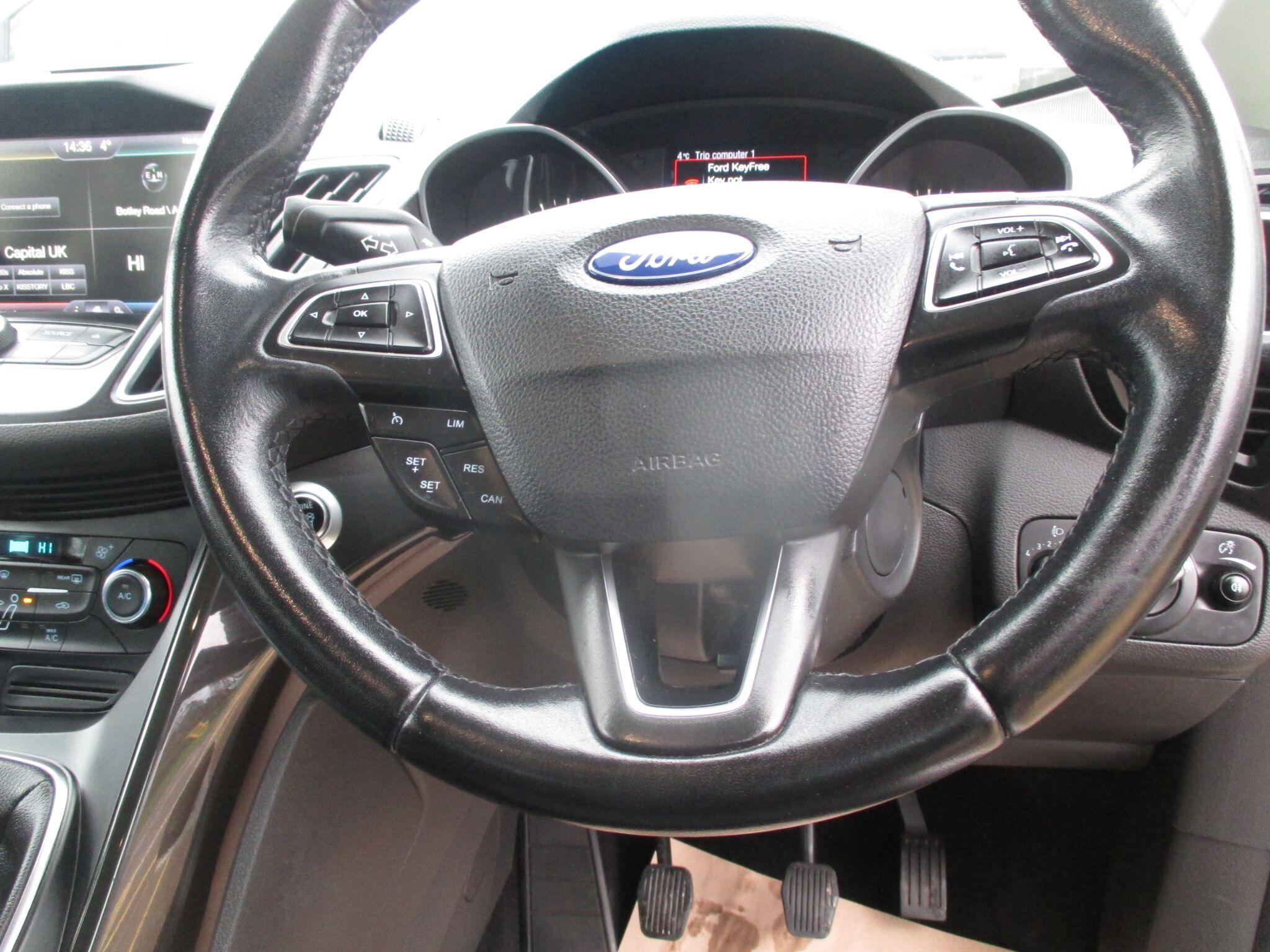 2016 Ford Grand C-Max image 36