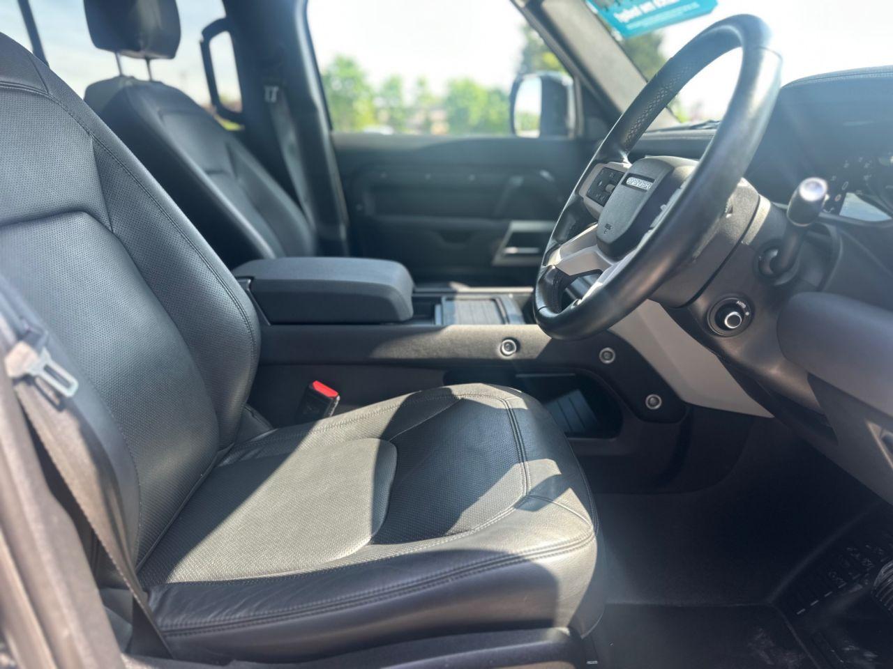 Land Rover Defender view 24