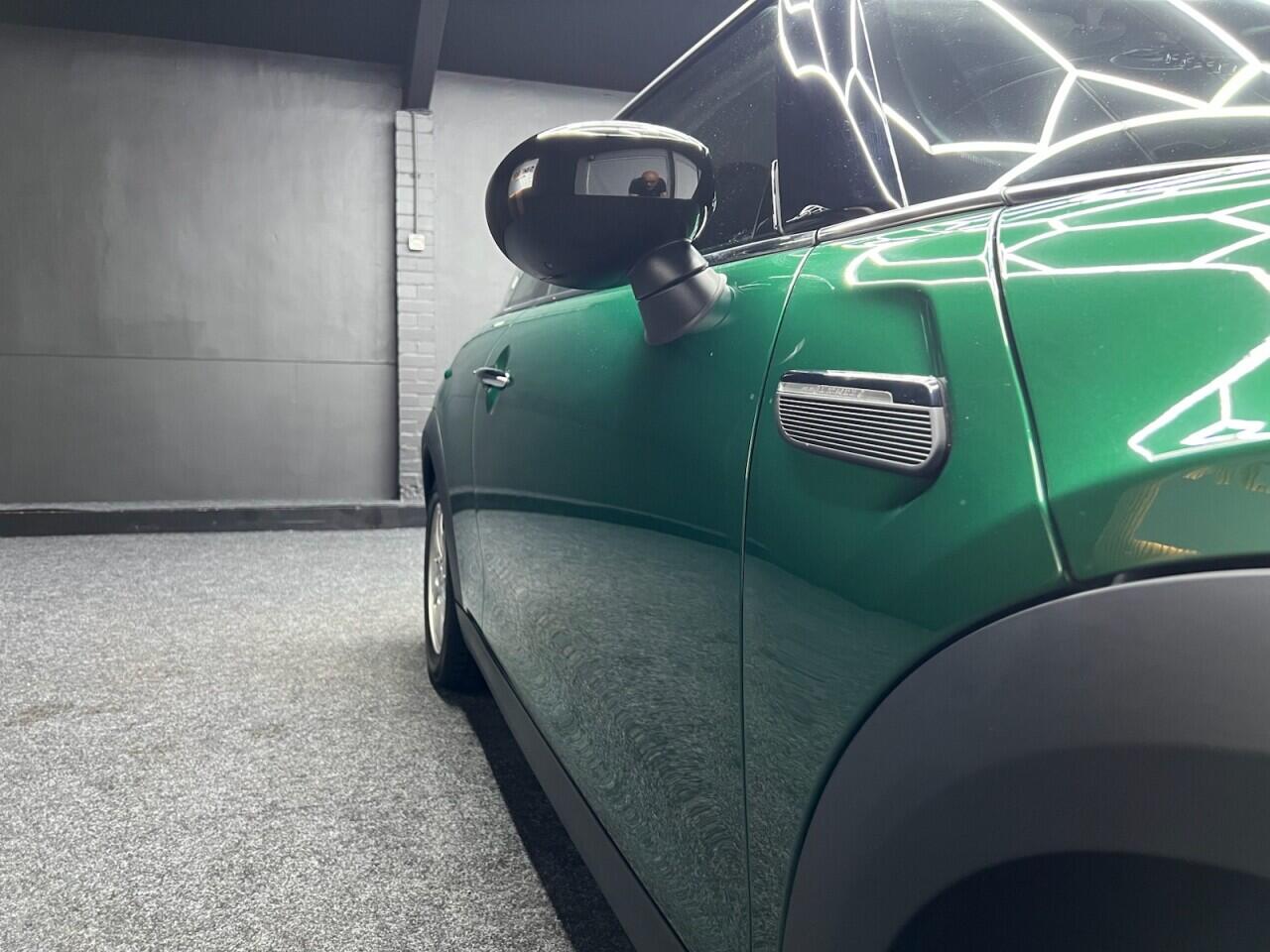 Mini Hatch view 18