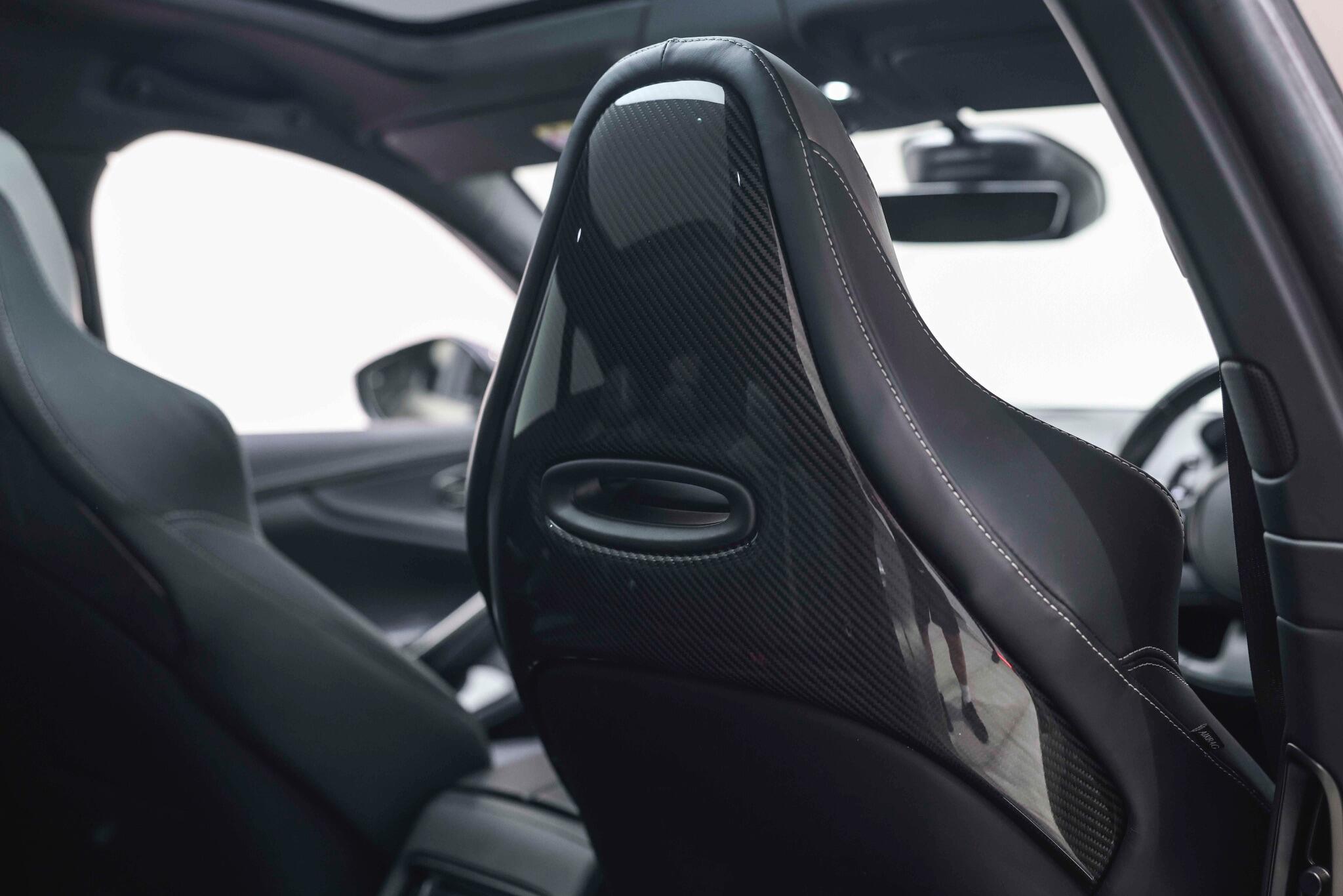 Aston Martin DBX view 50