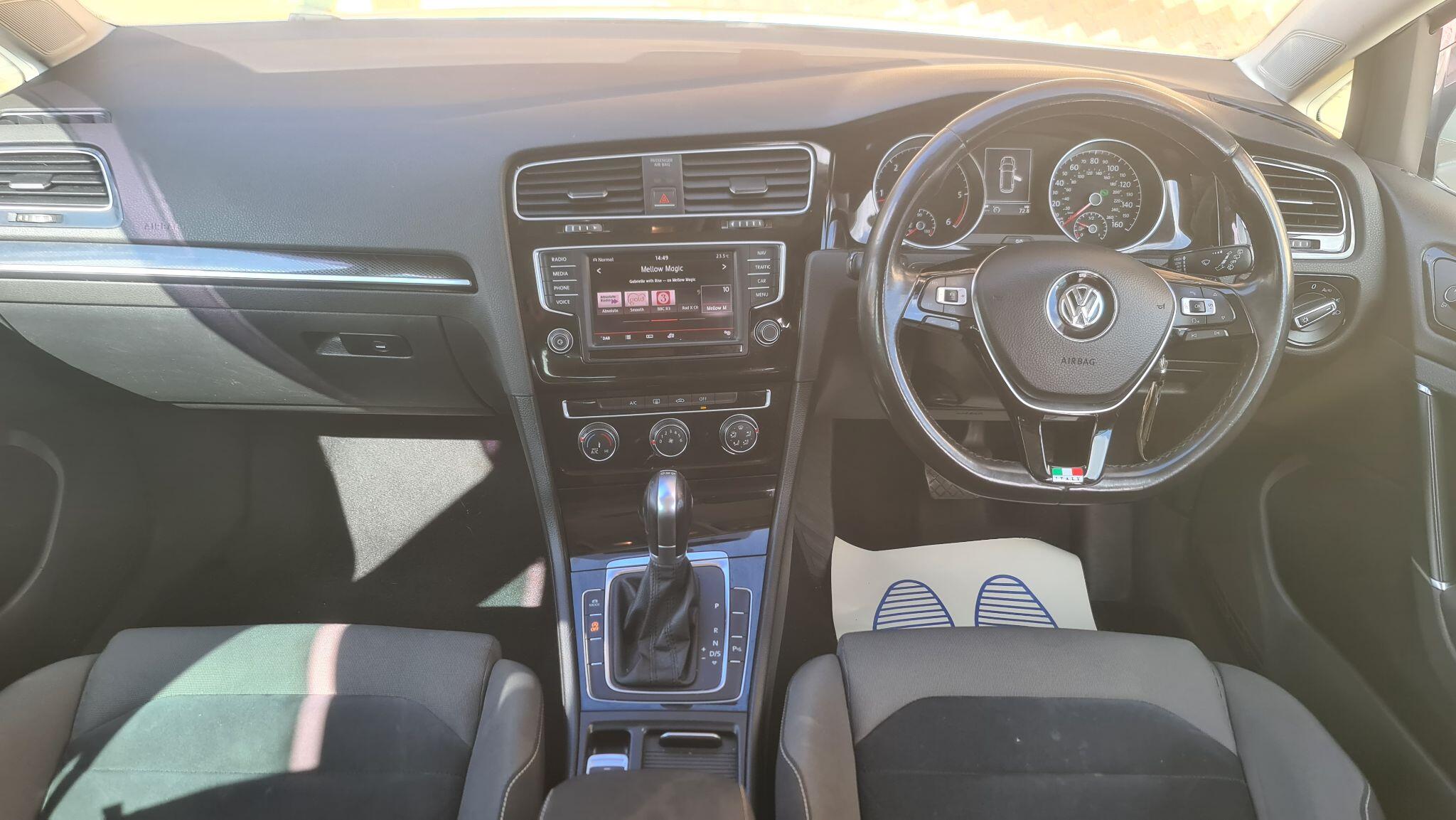 Volkswagen Golf view 14