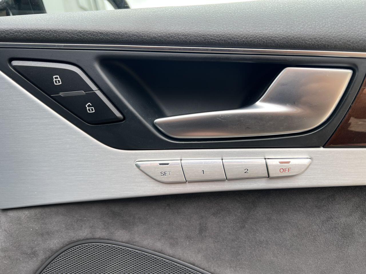 Audi A8 view 19