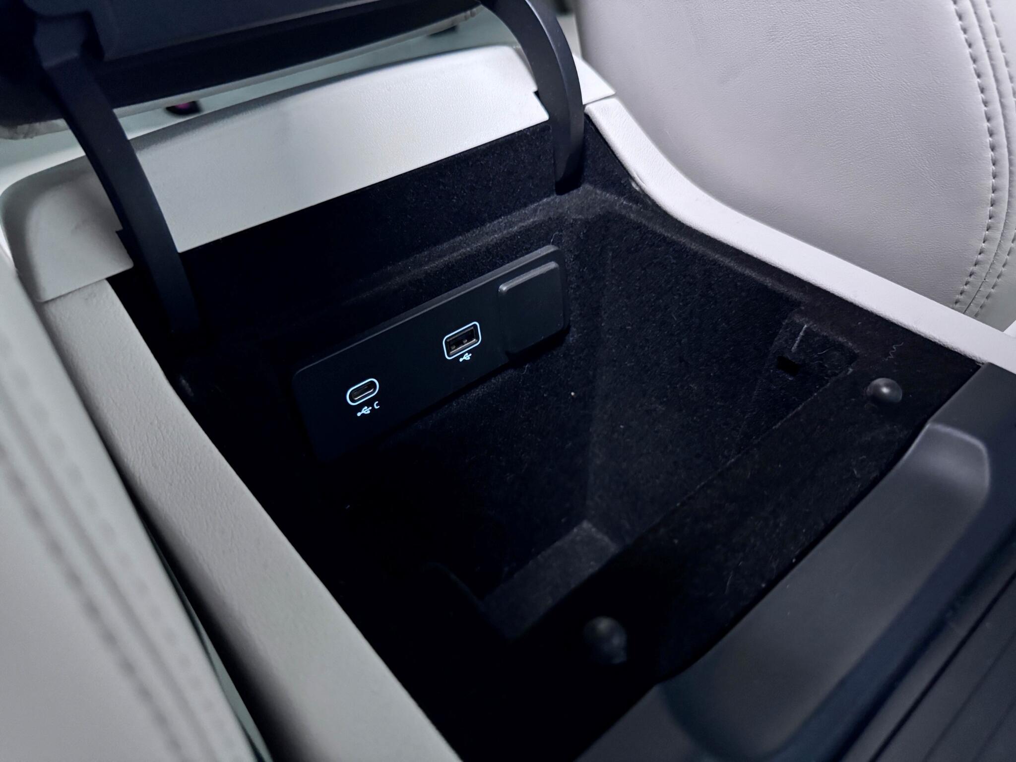 Jaguar F-Pace view 39
