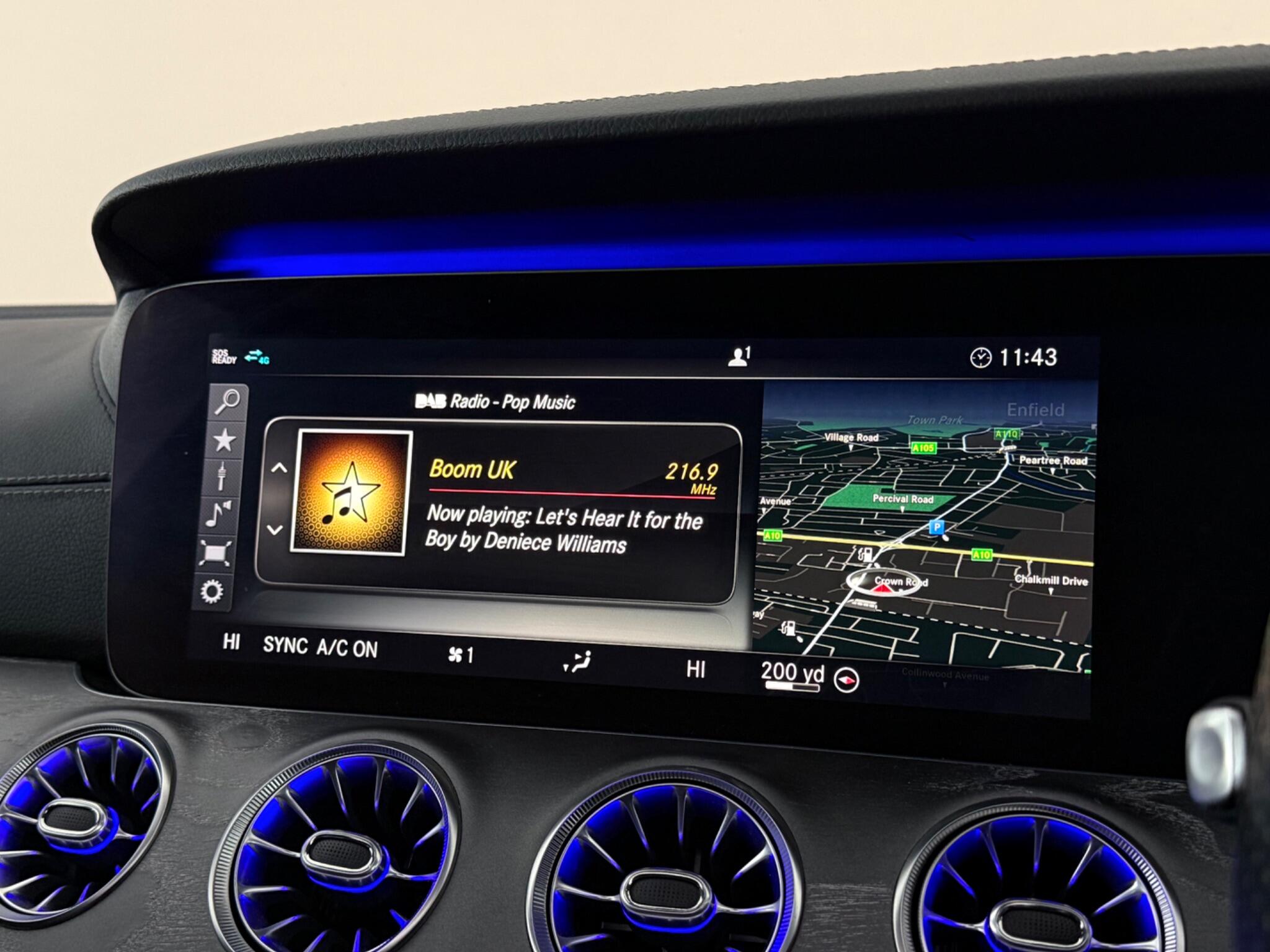 Mercedes-Benz CLS view 29