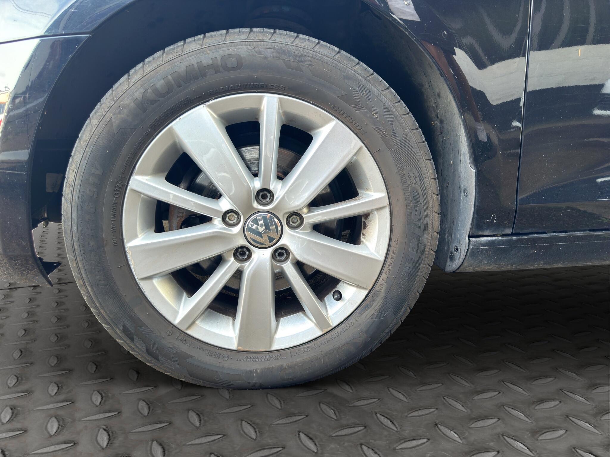 Volkswagen Golf view 24