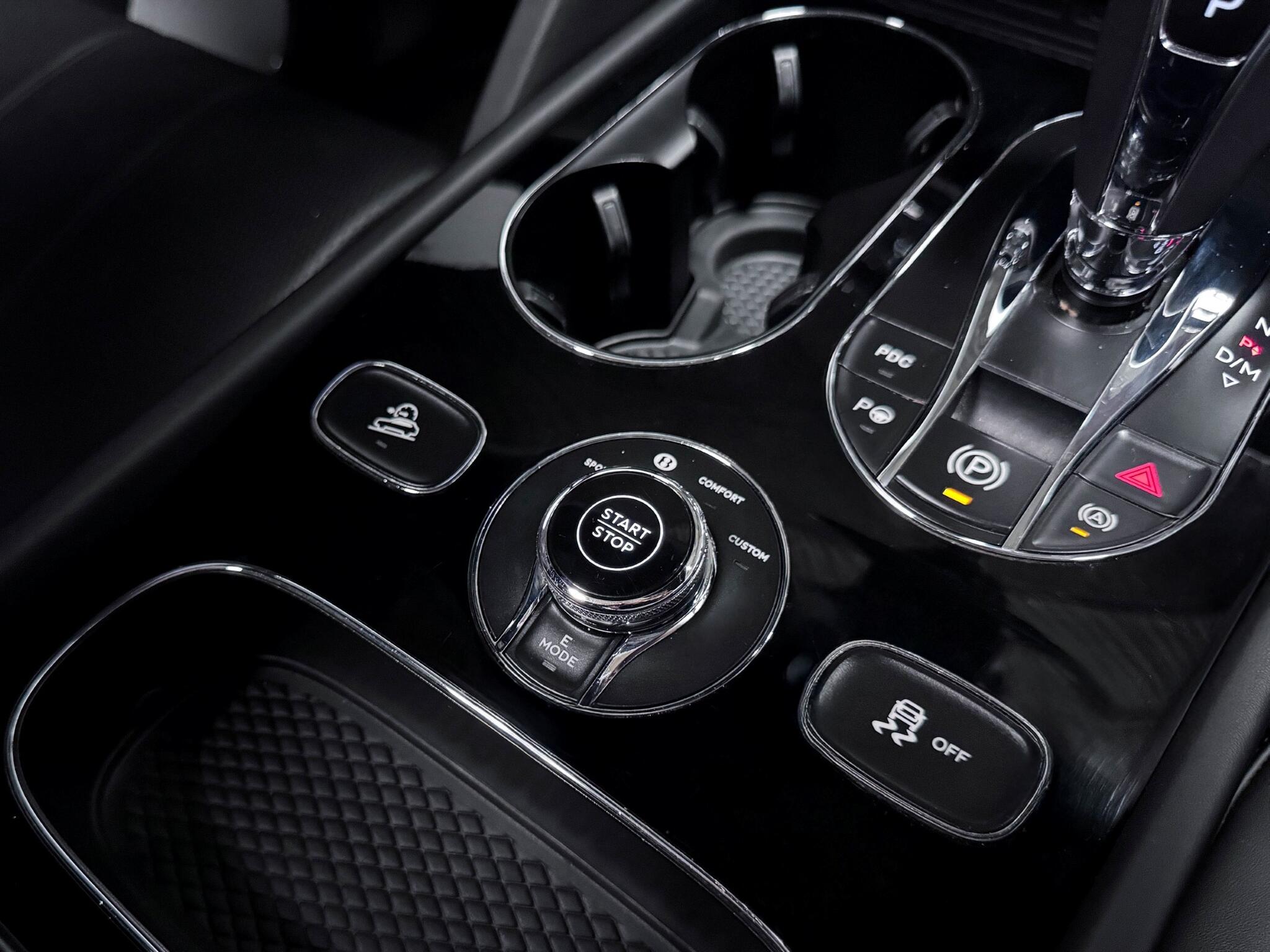 Bentley Bentayga view 46