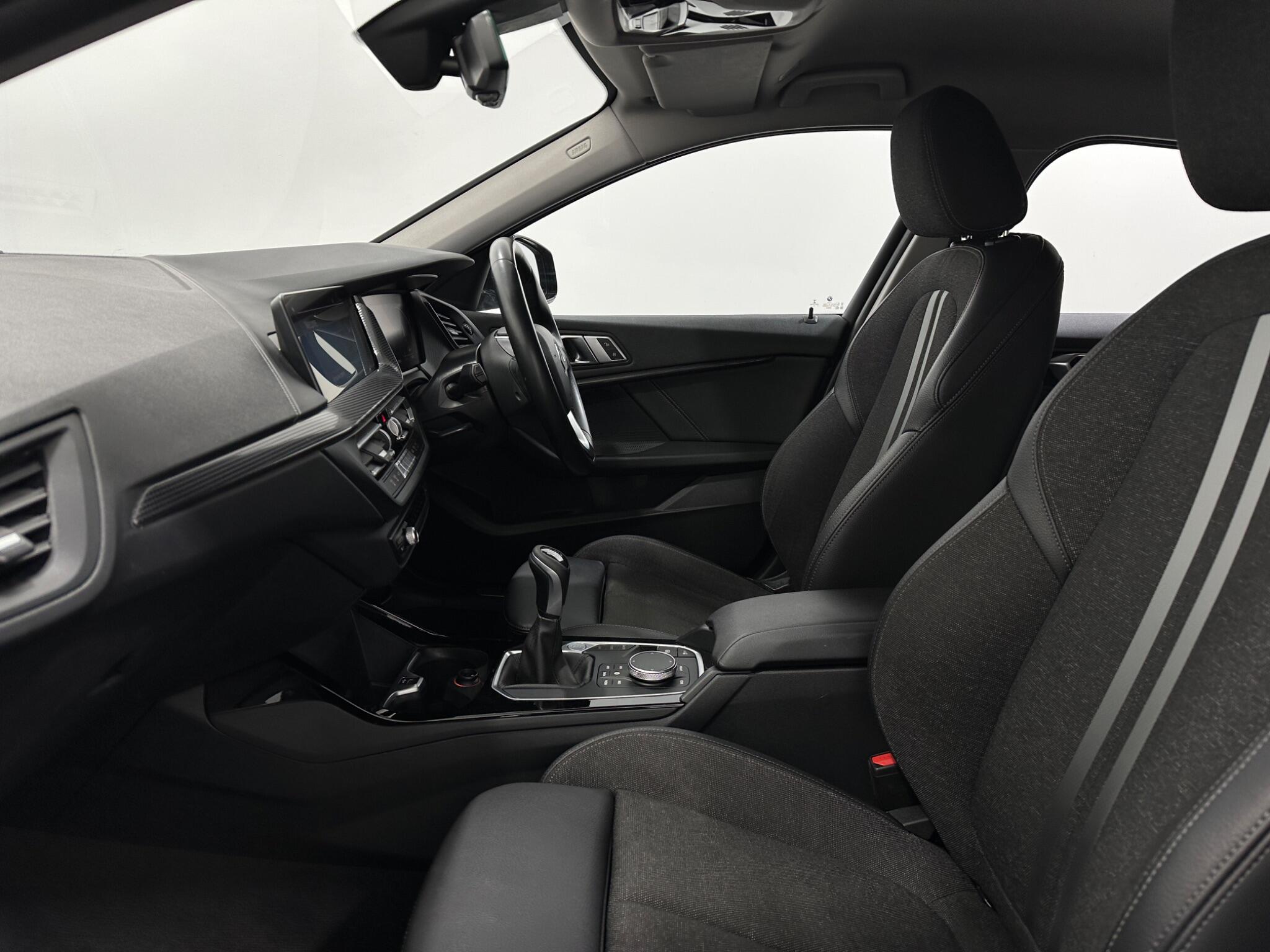 BMW 1 Series view 36