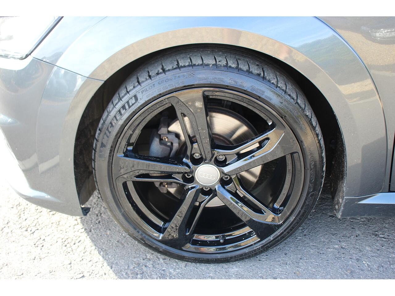 Audi TT view 39