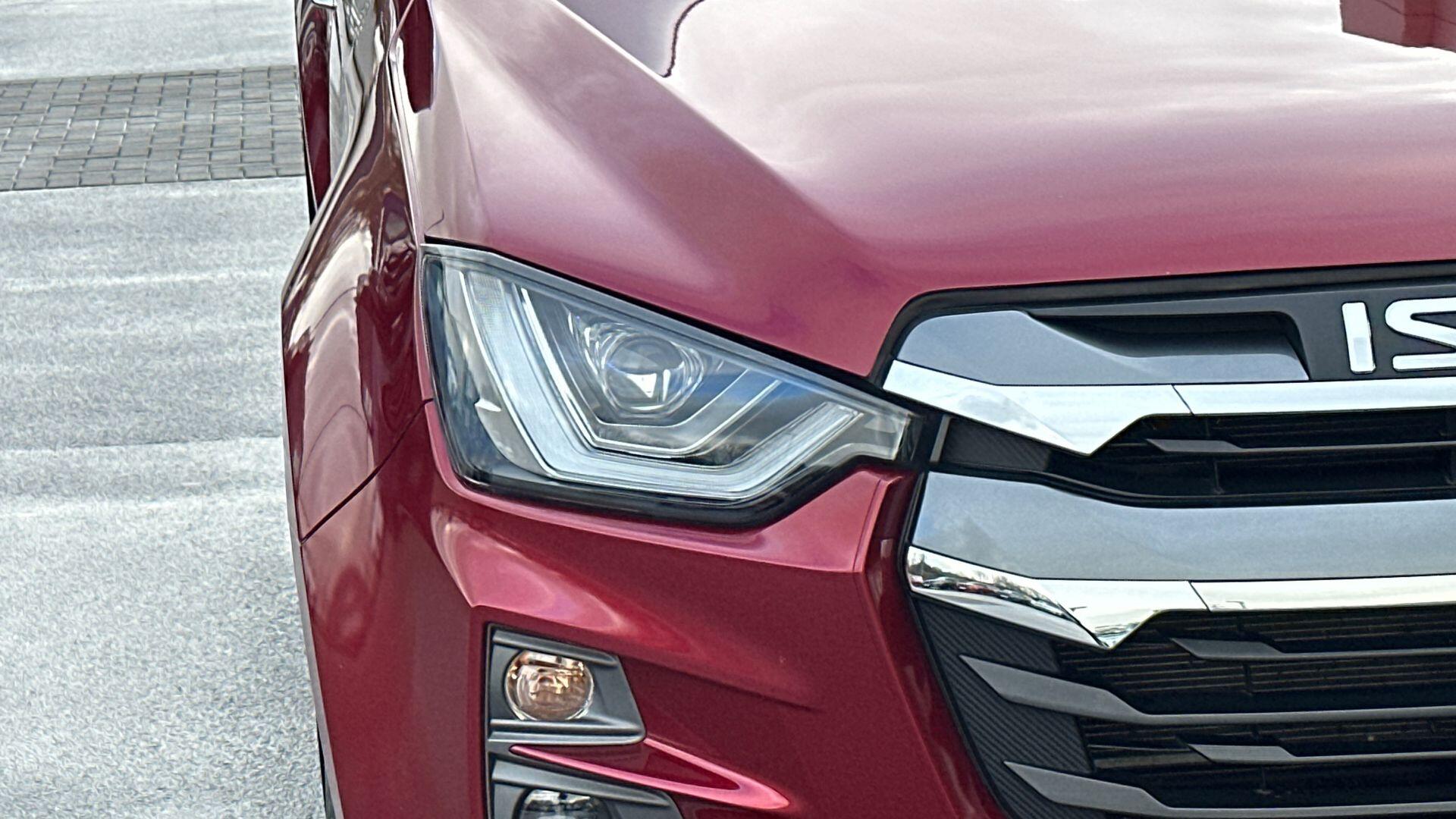 Isuzu D-Max view 18