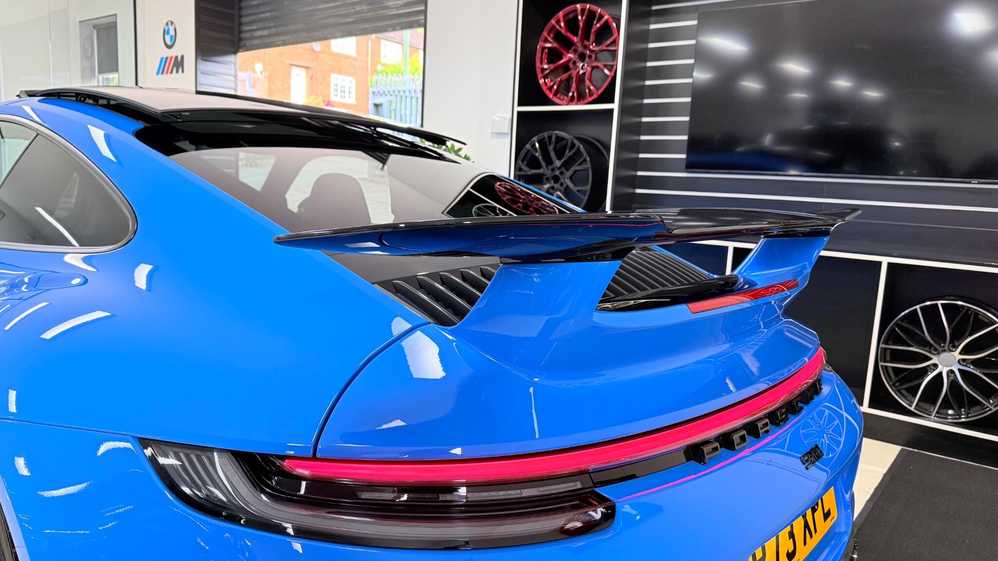 Porsche 911 view 75