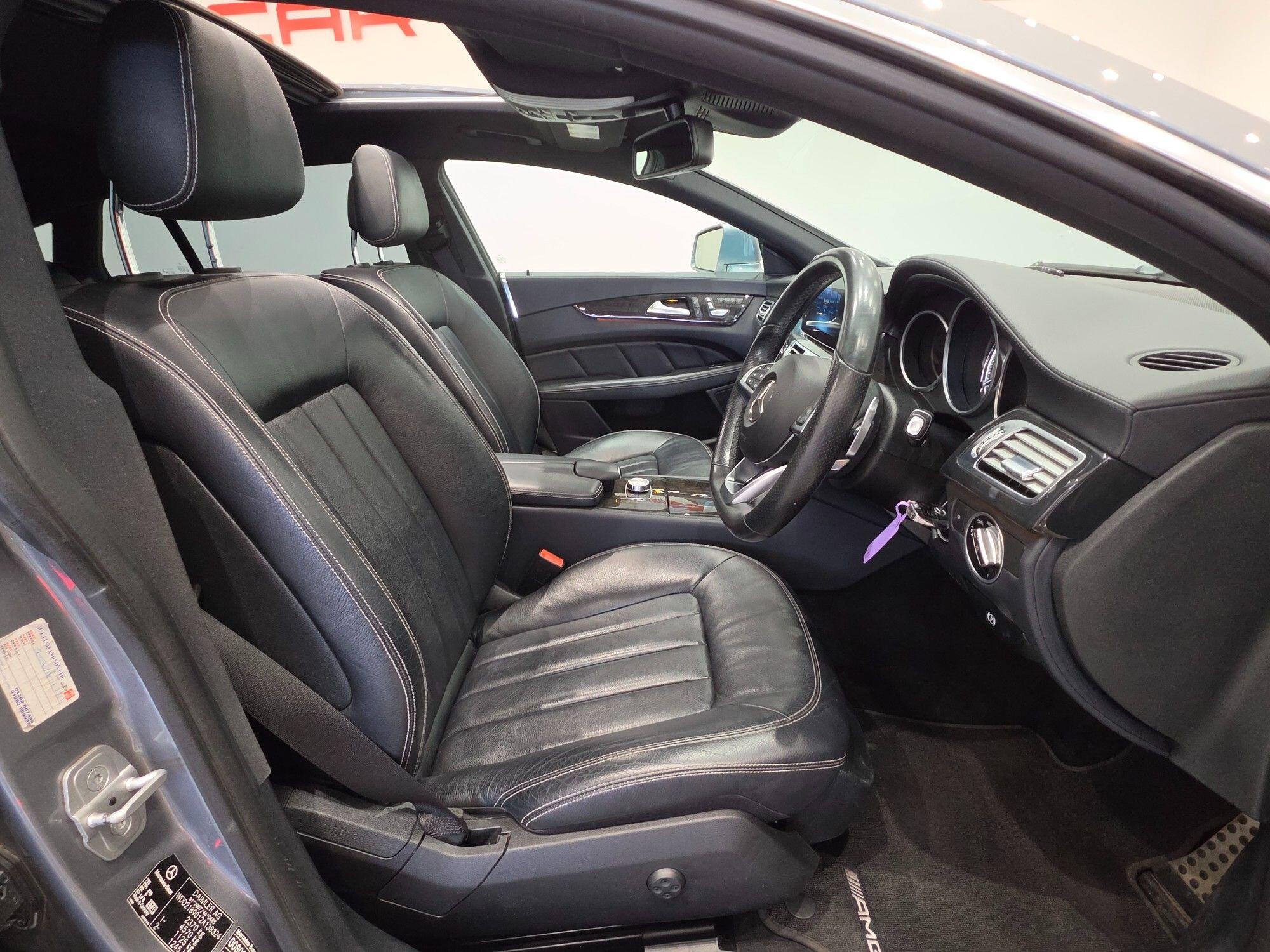 Mercedes-Benz CLS view 24