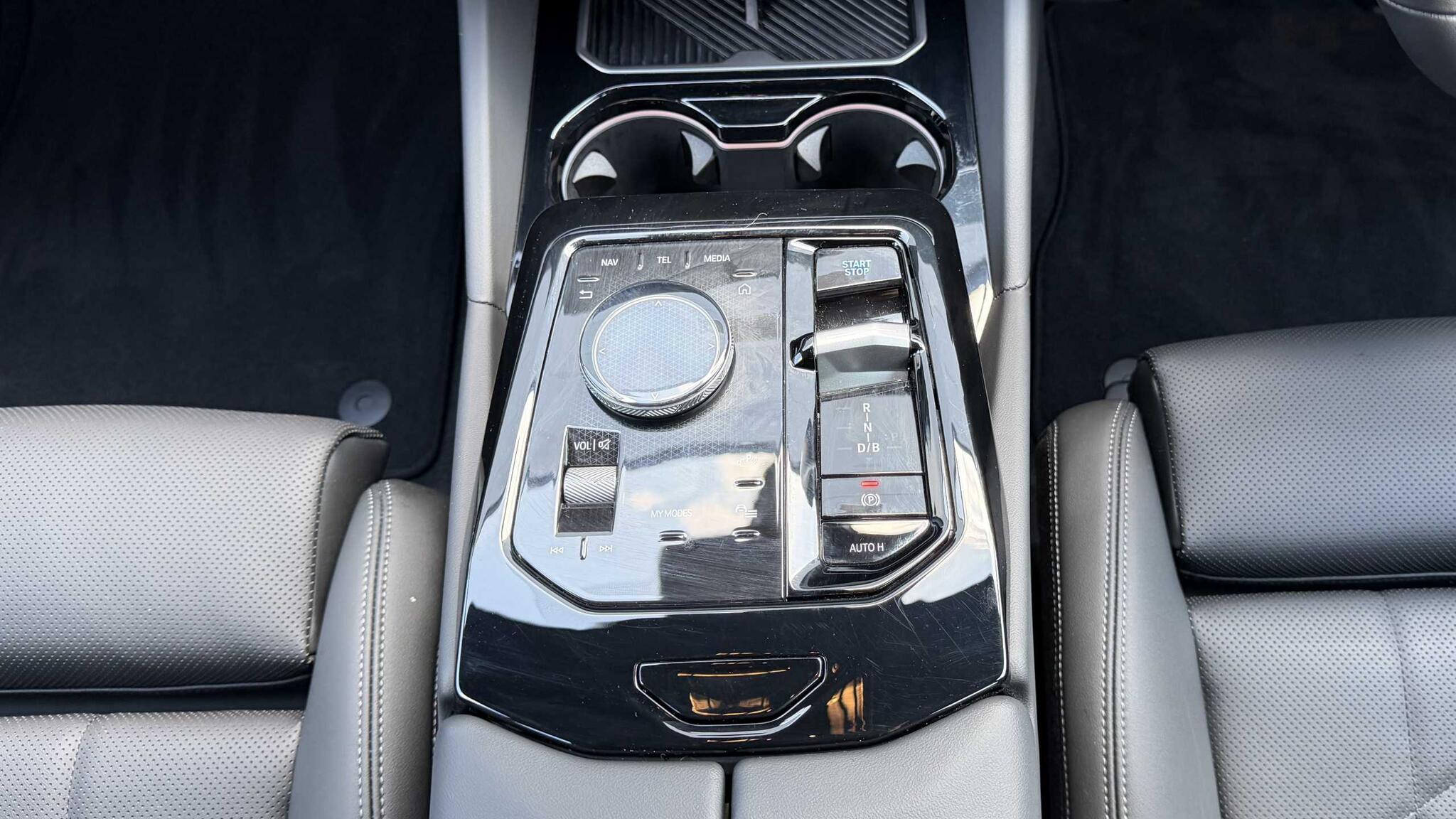BMW i5 view 15
